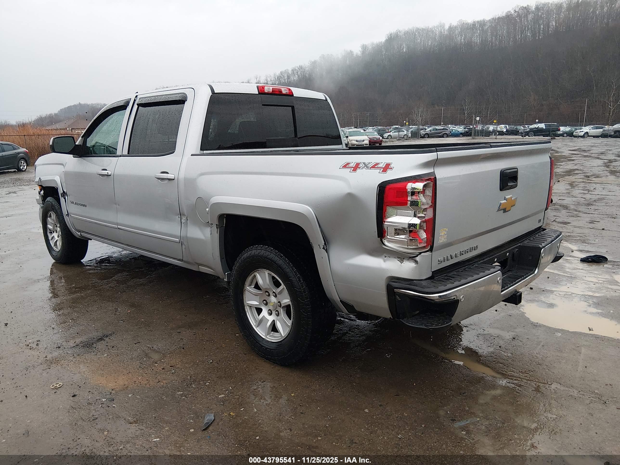 CHEVROLET SILVERADO image 3