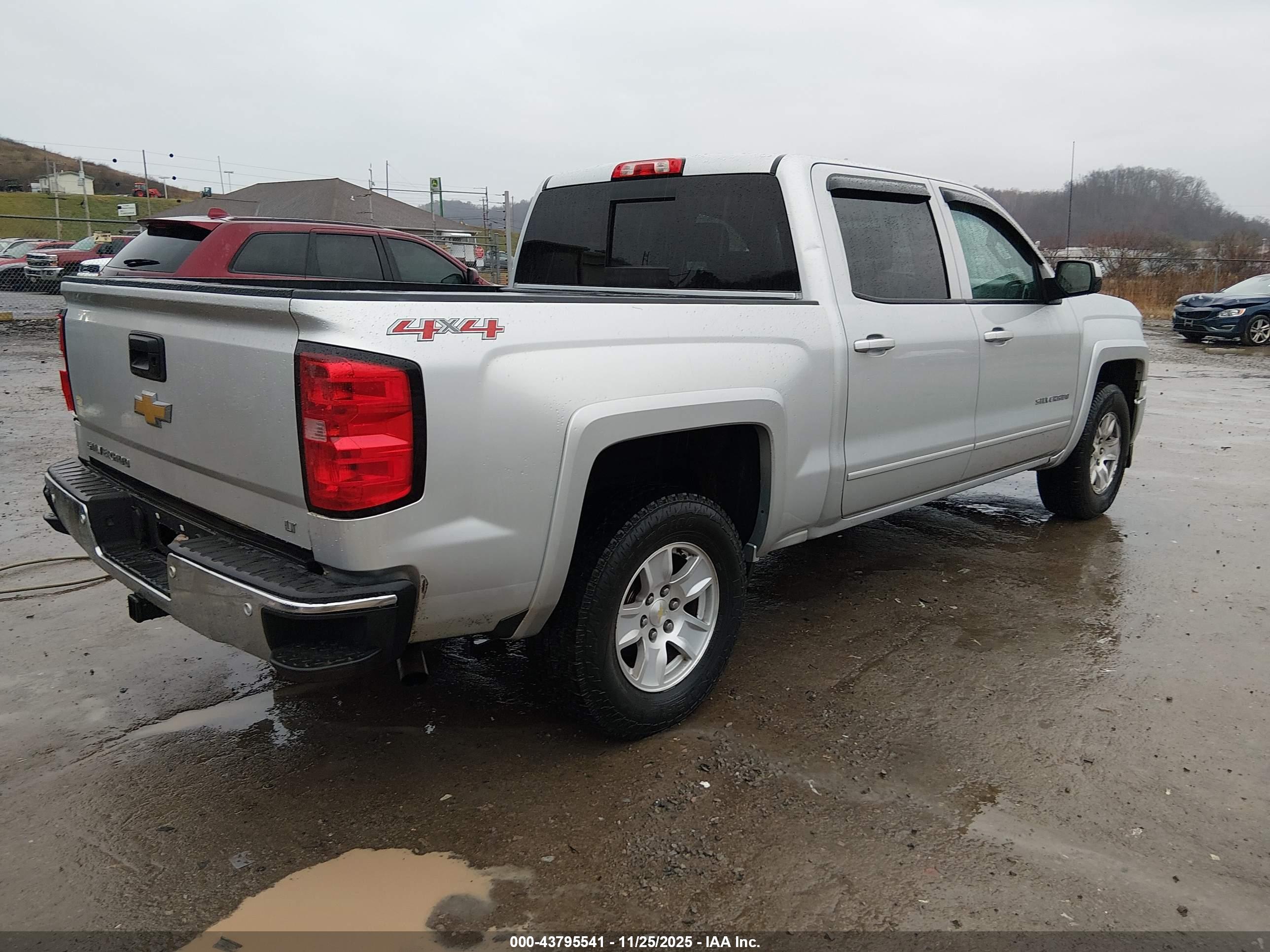 CHEVROLET SILVERADO image 4