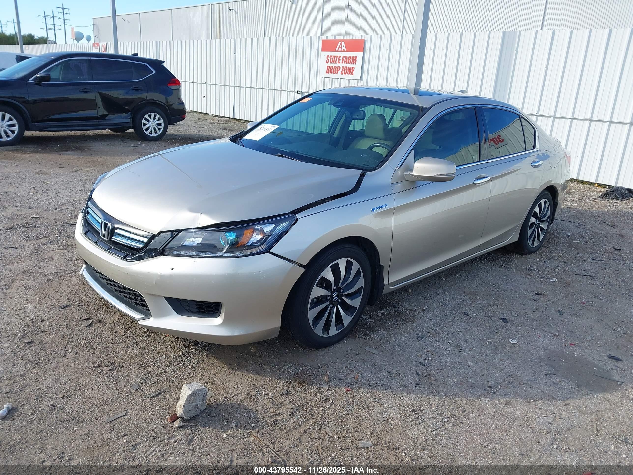 HONDA ACCORD image 2