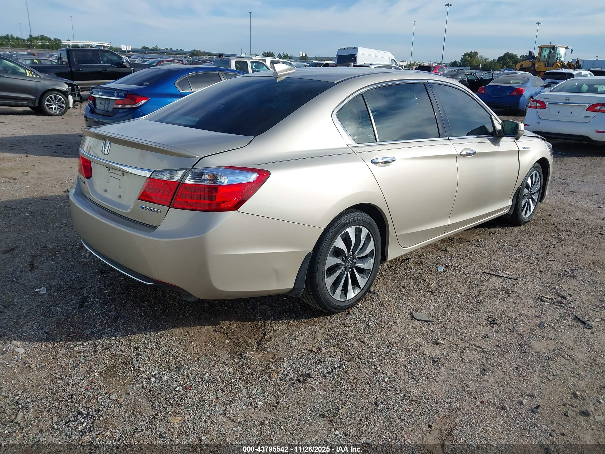 HONDA ACCORD image 4