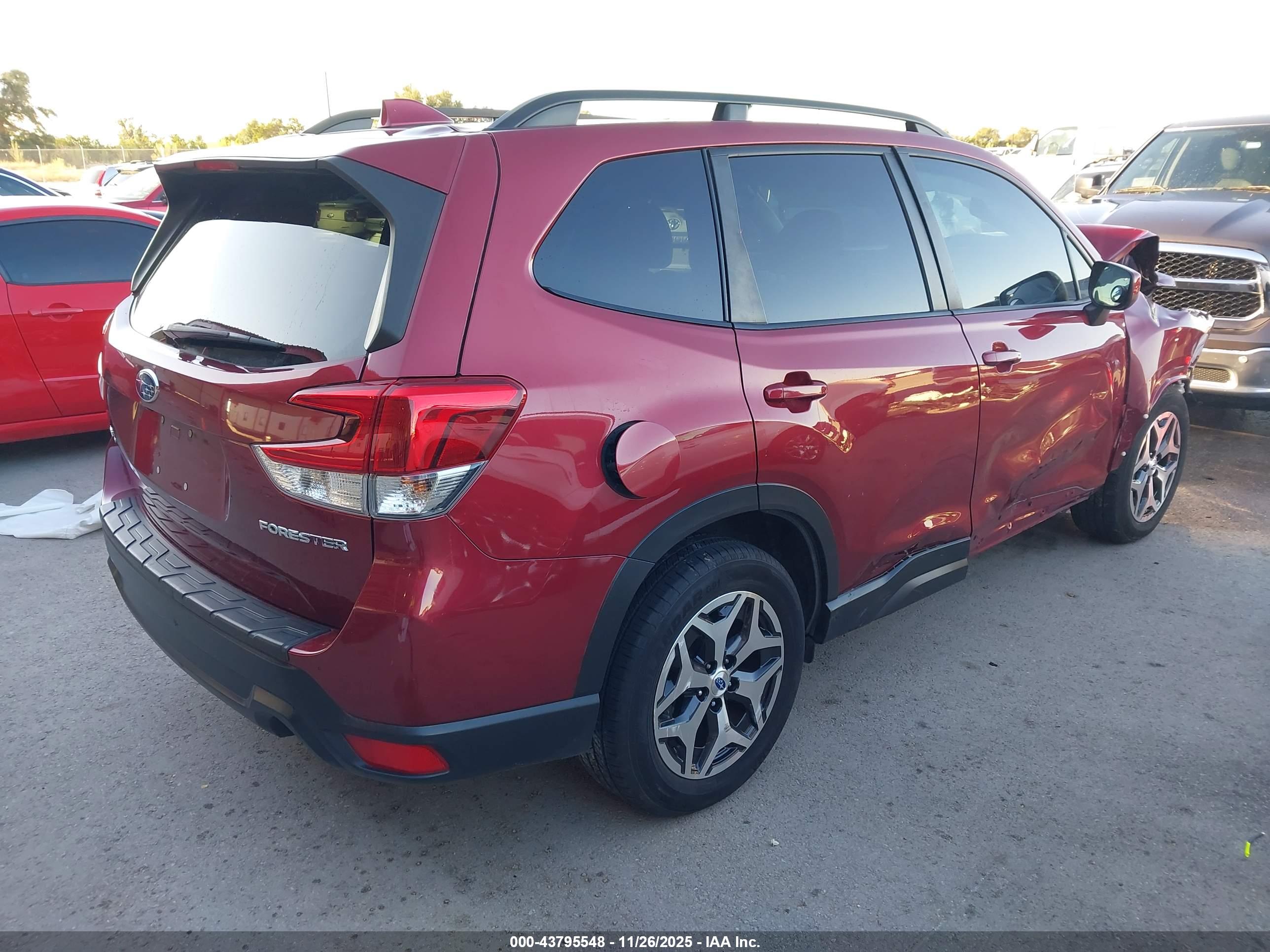 SUBARU FORESTER image 4