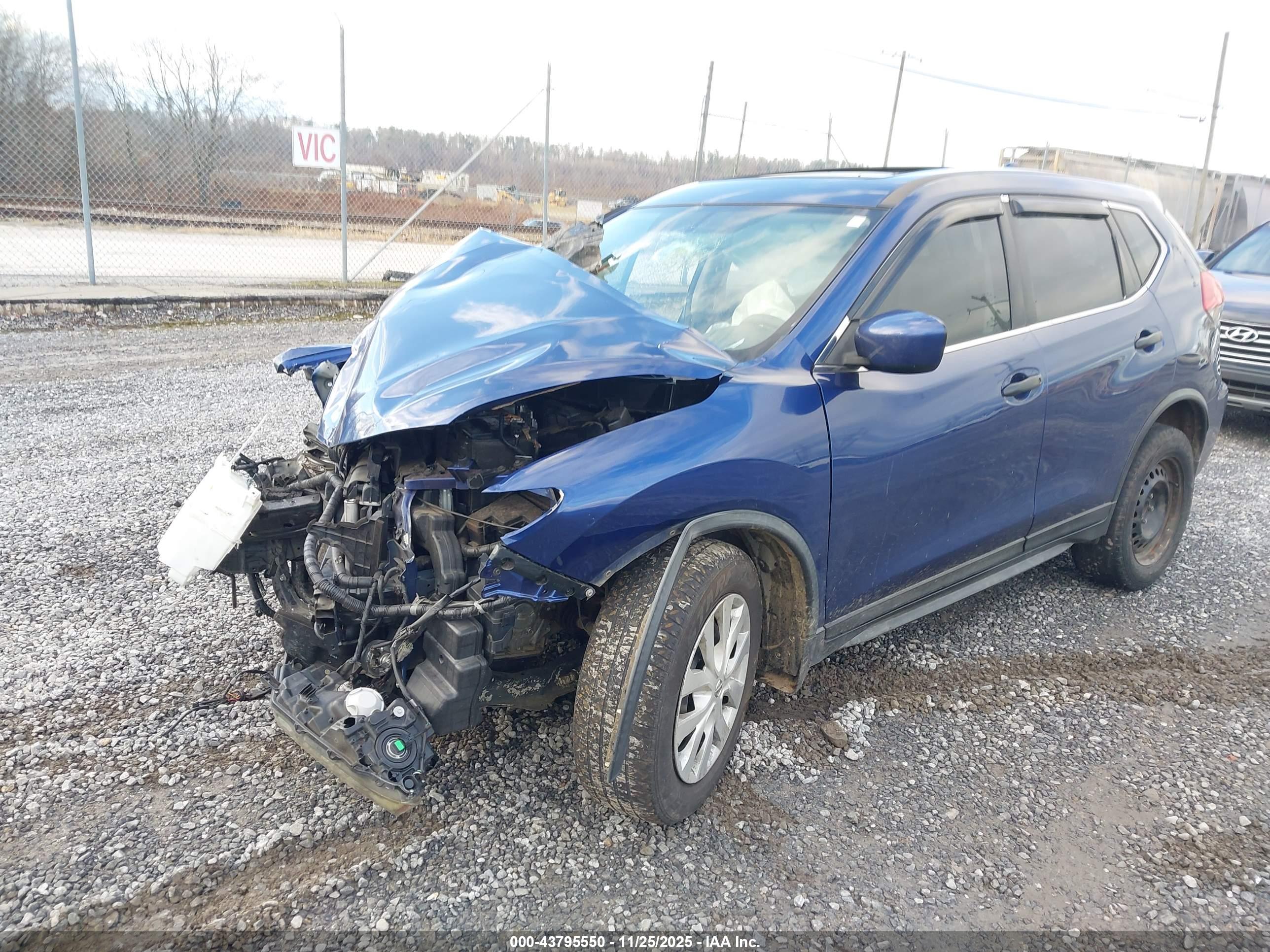 NISSAN ROGUE image 2