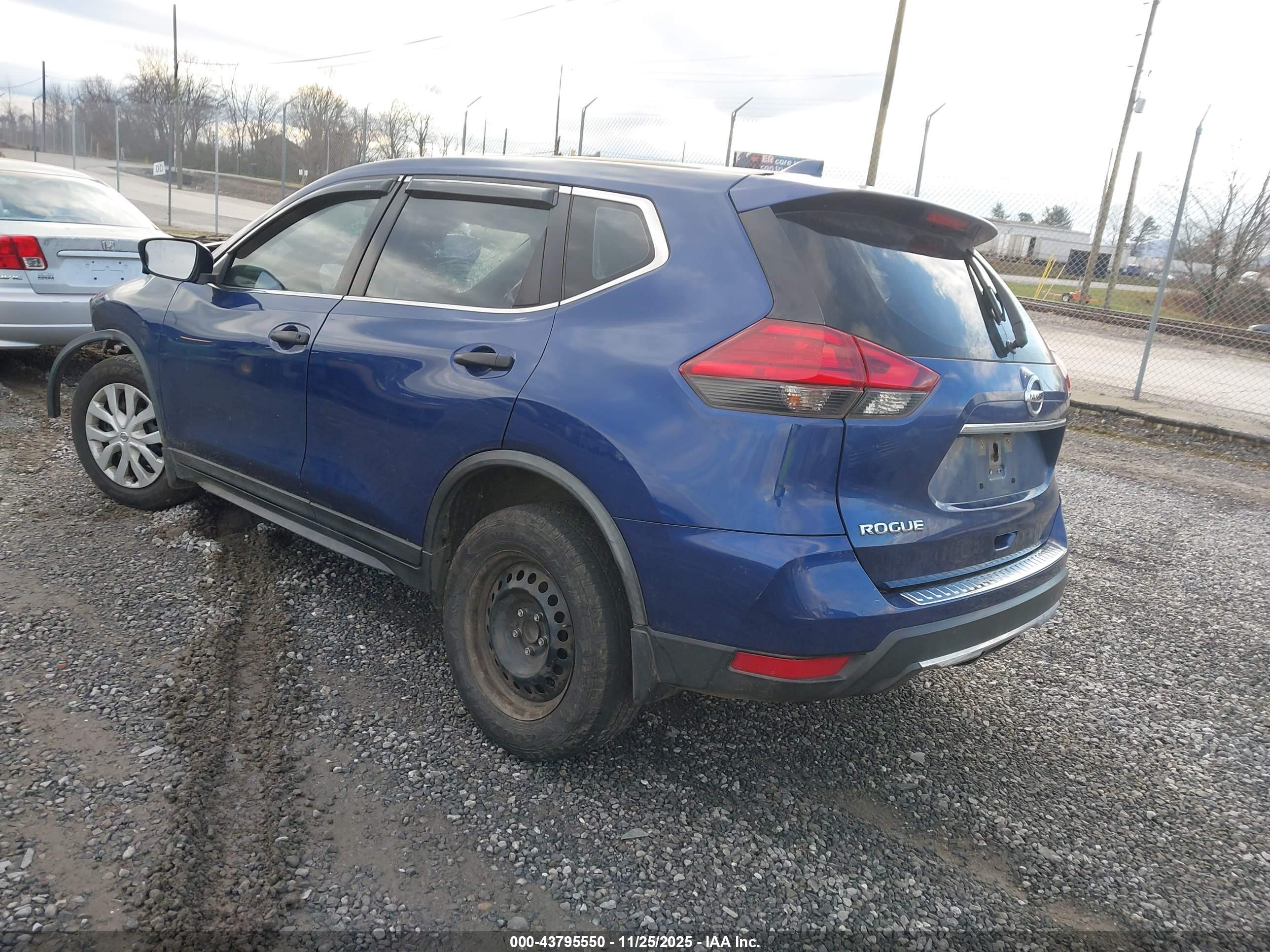 NISSAN ROGUE image 3