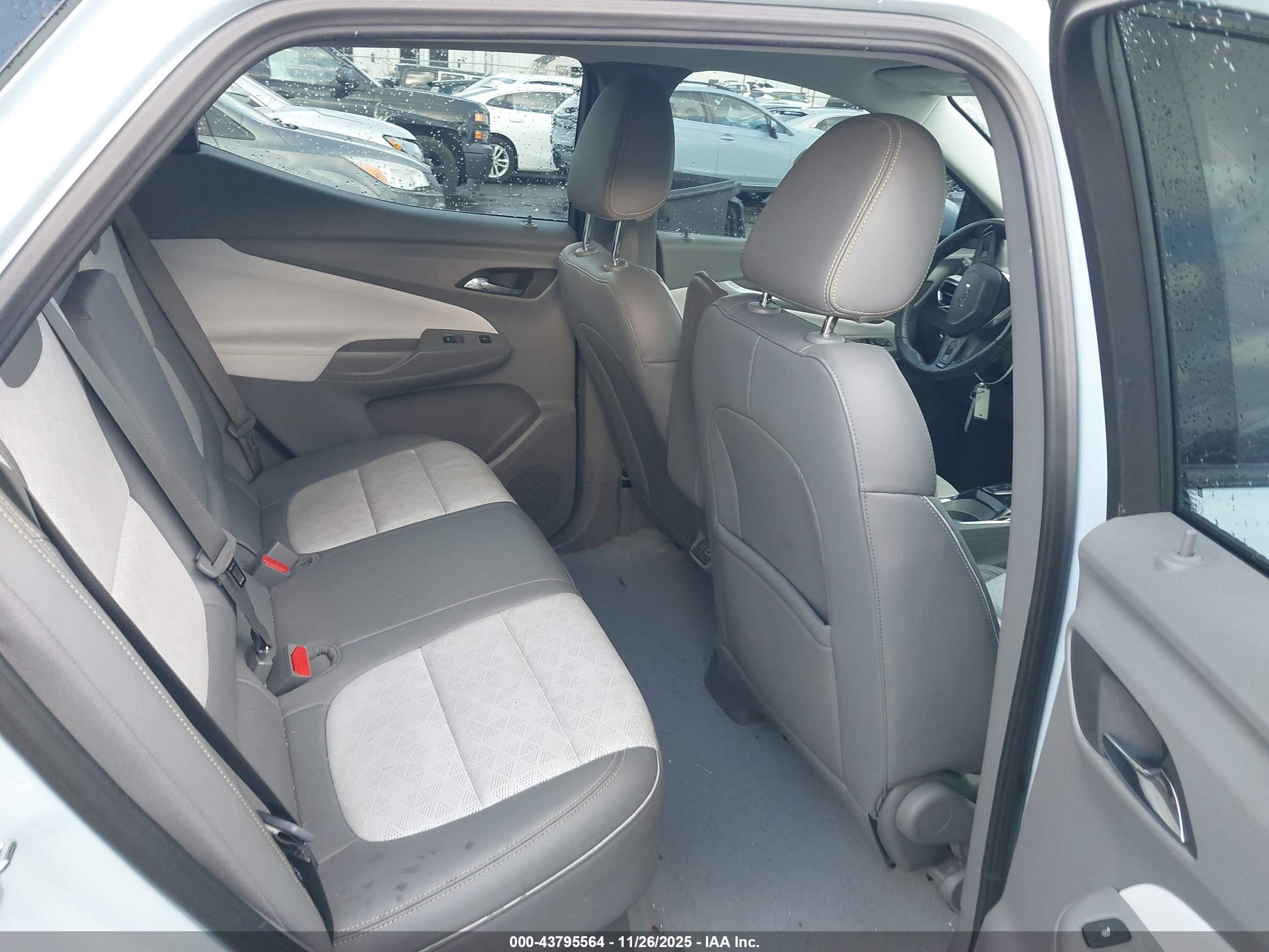 CHEVROLET BOLT image 8