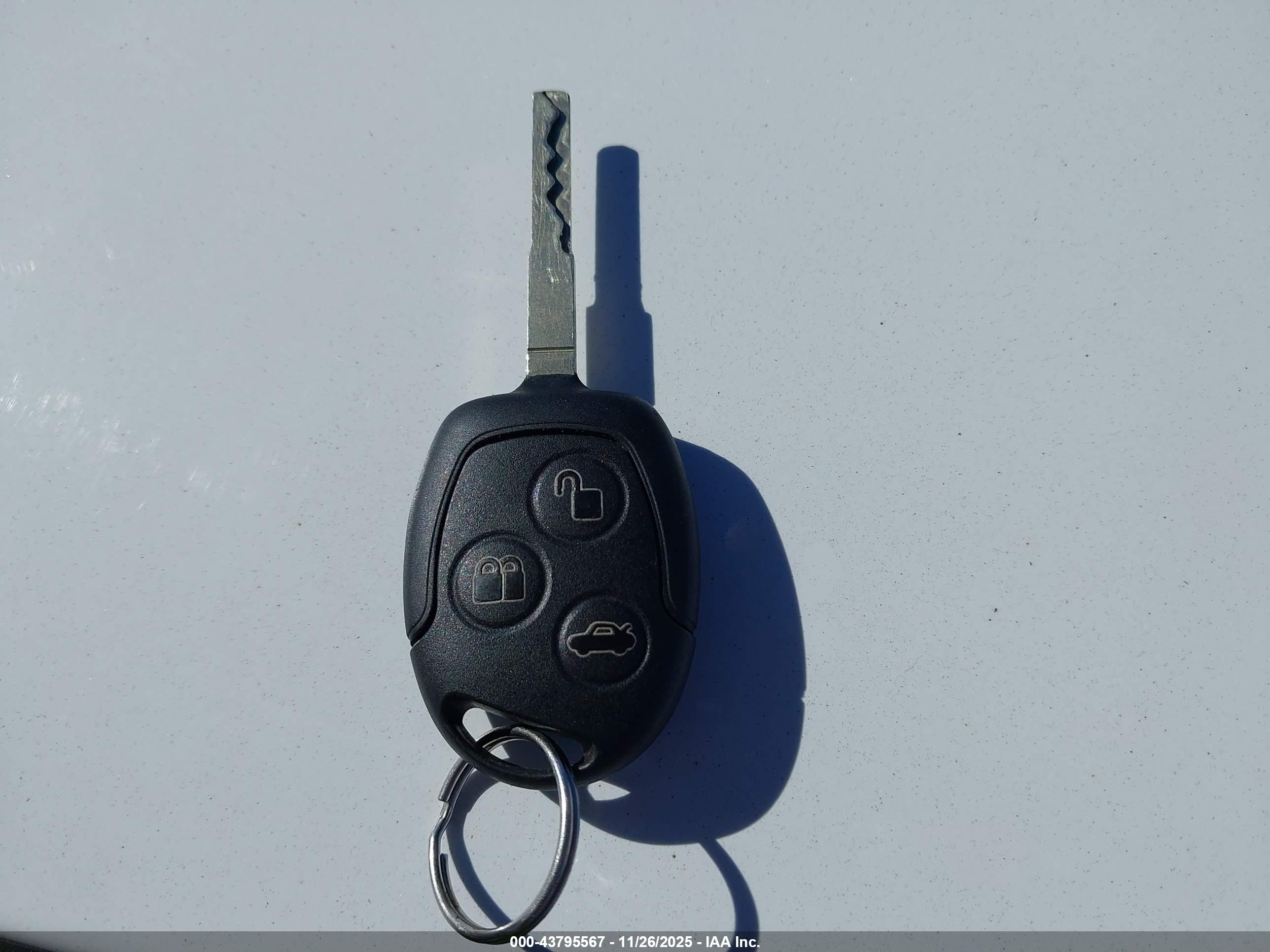 FORD FIESTA image 11