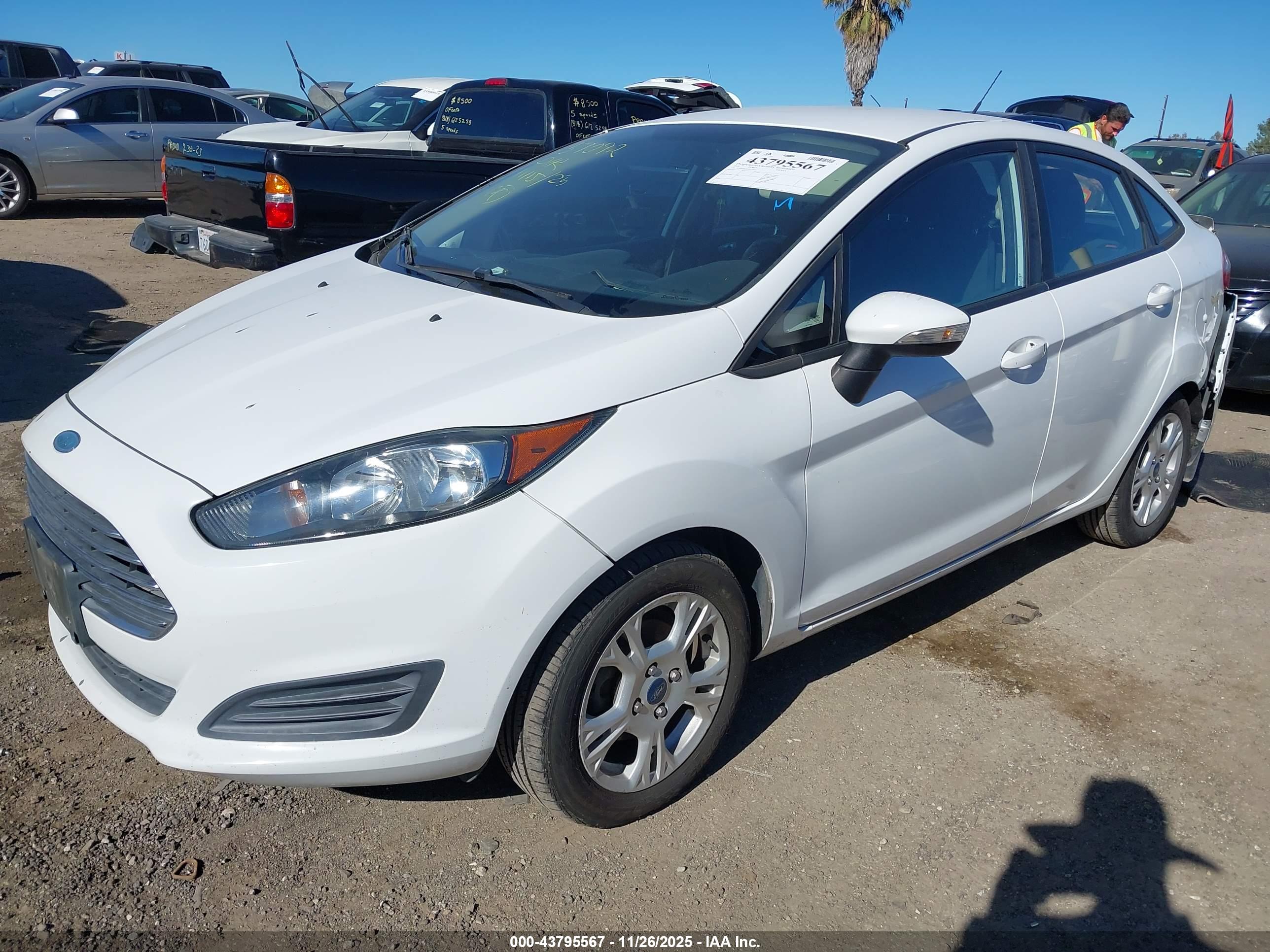 FORD FIESTA image 2