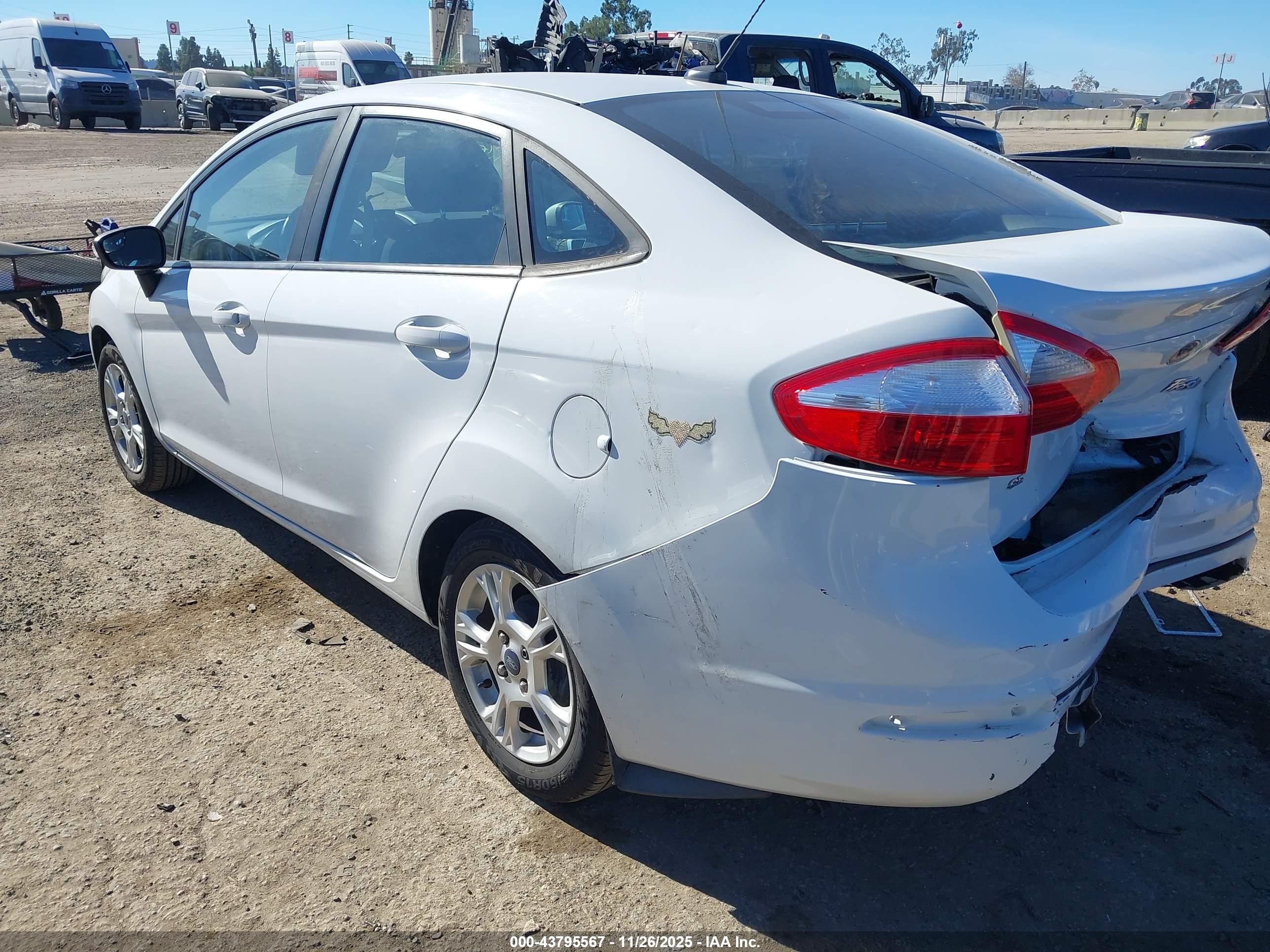 FORD FIESTA image 3