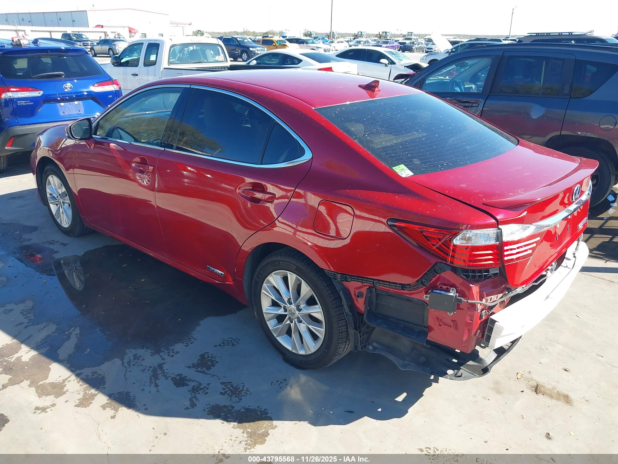 LEXUS ES image 3