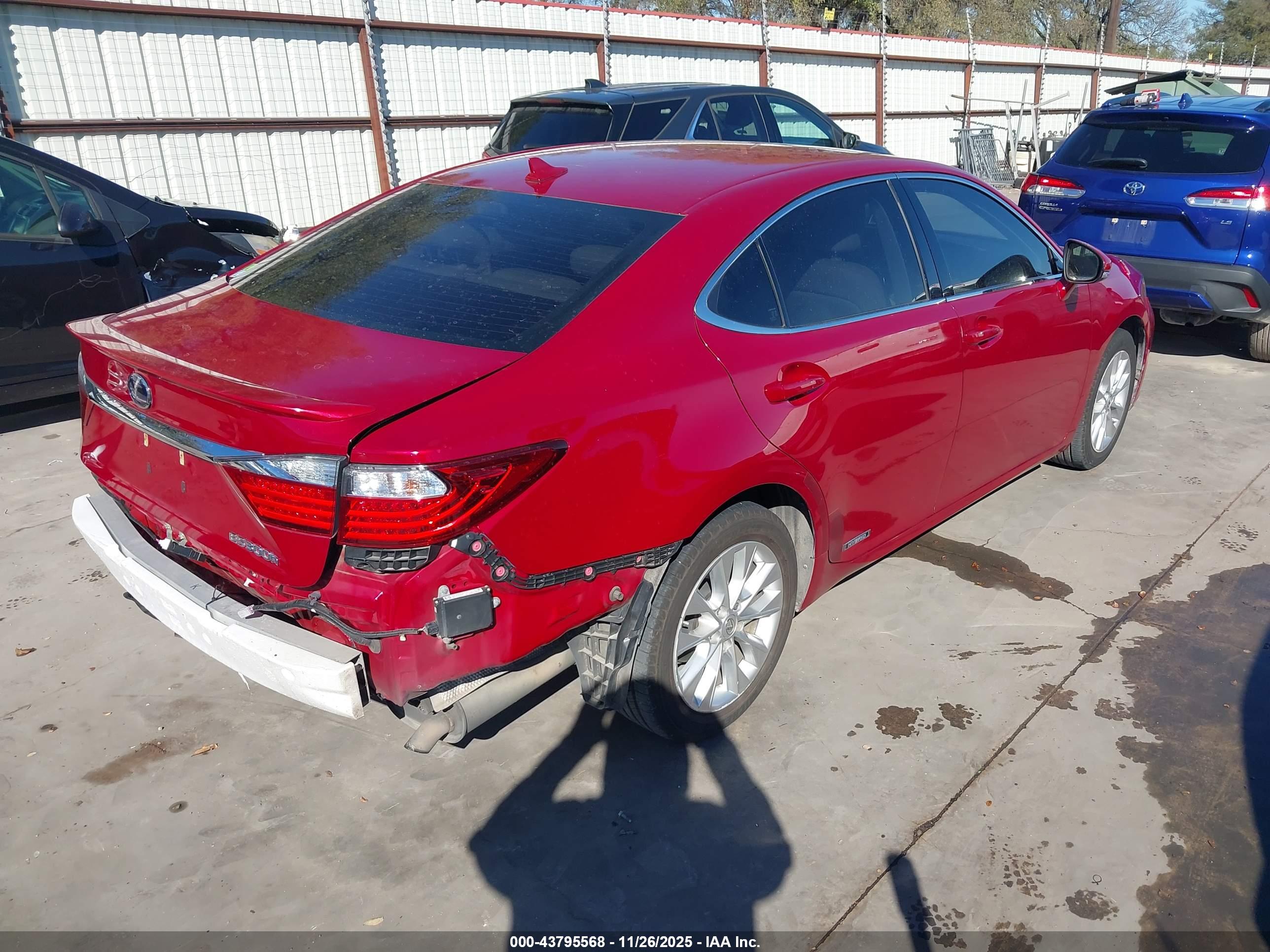 LEXUS ES image 4