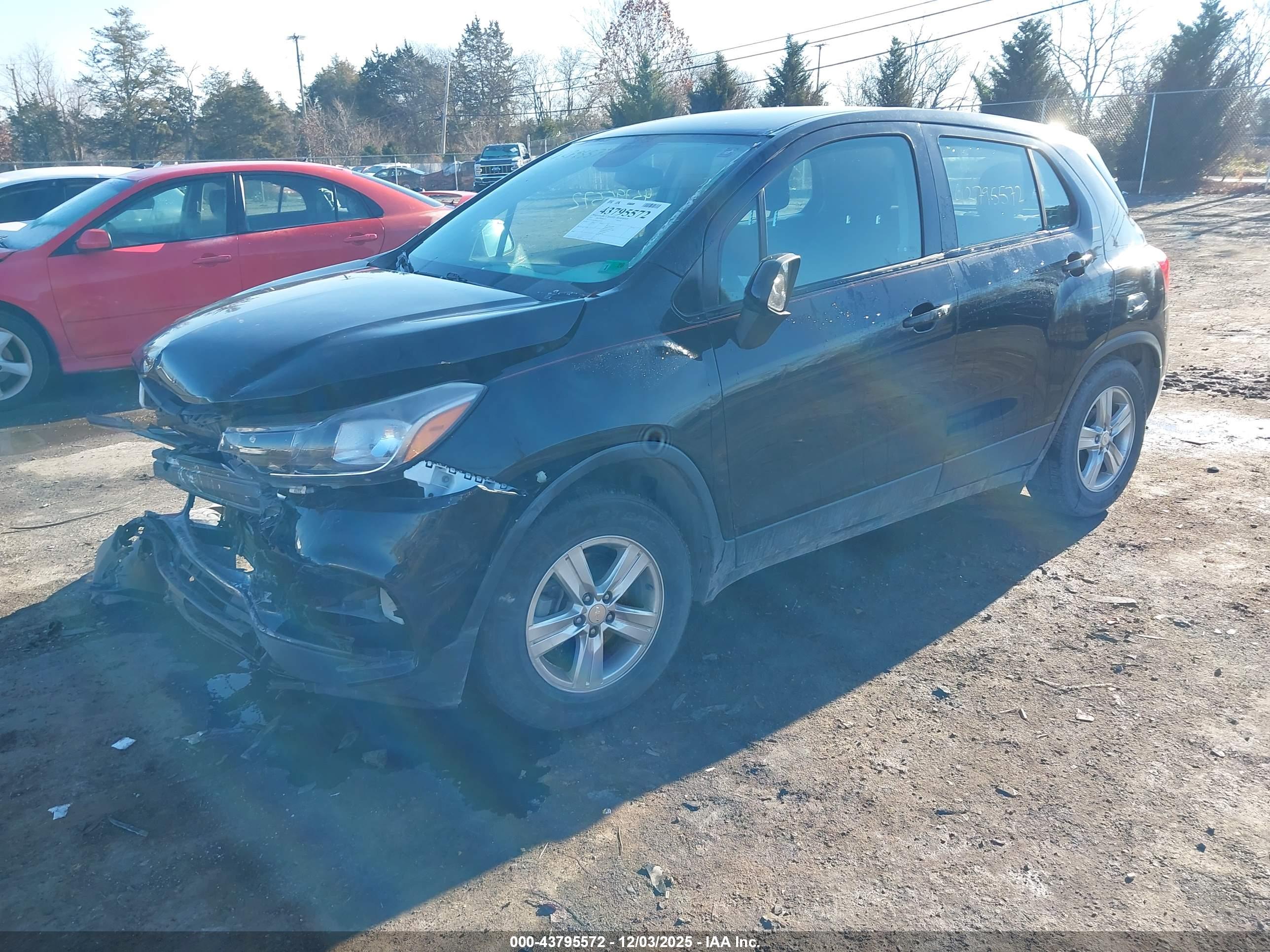 CHEVROLET TRAX image 2