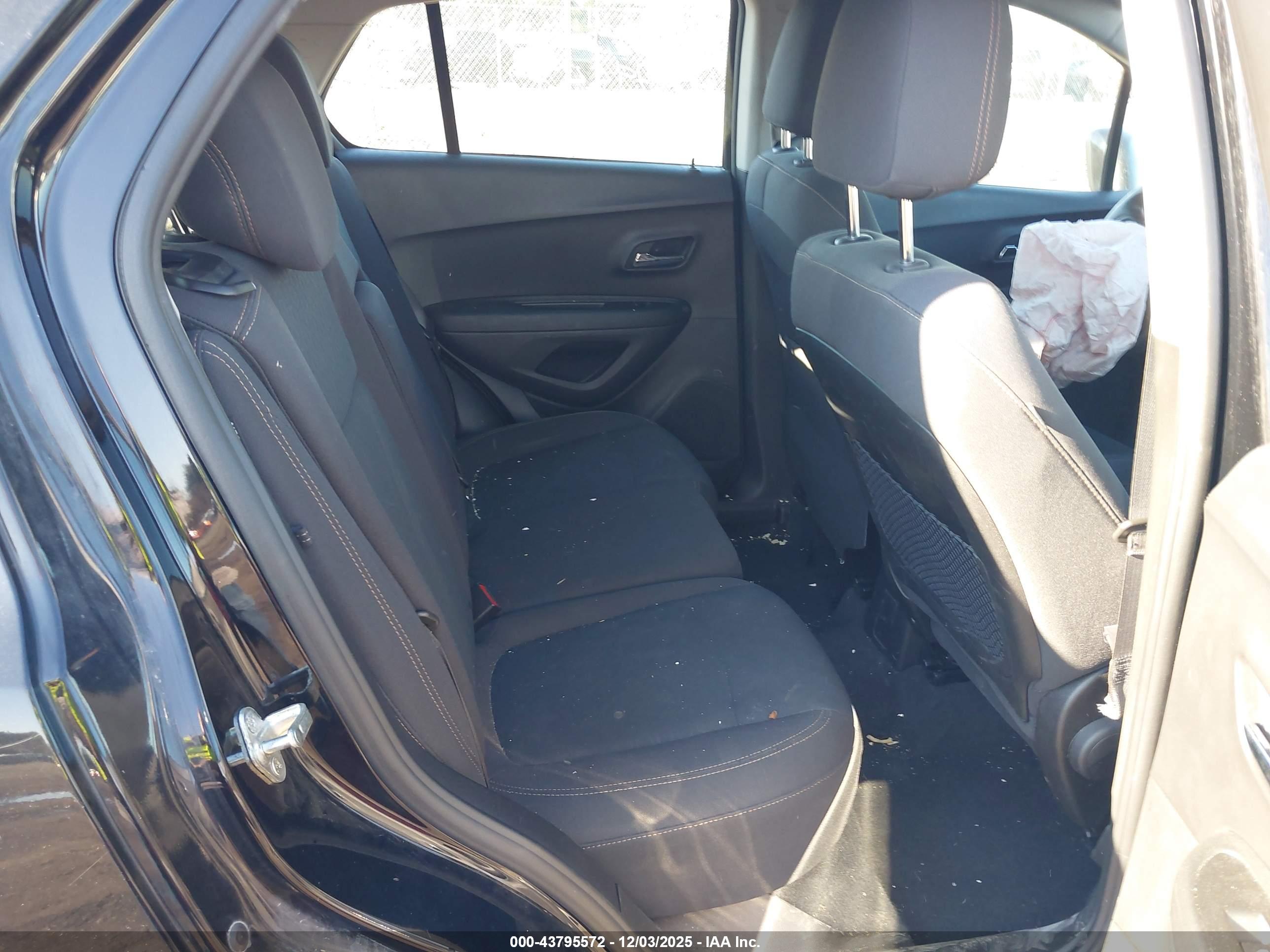 CHEVROLET TRAX image 8