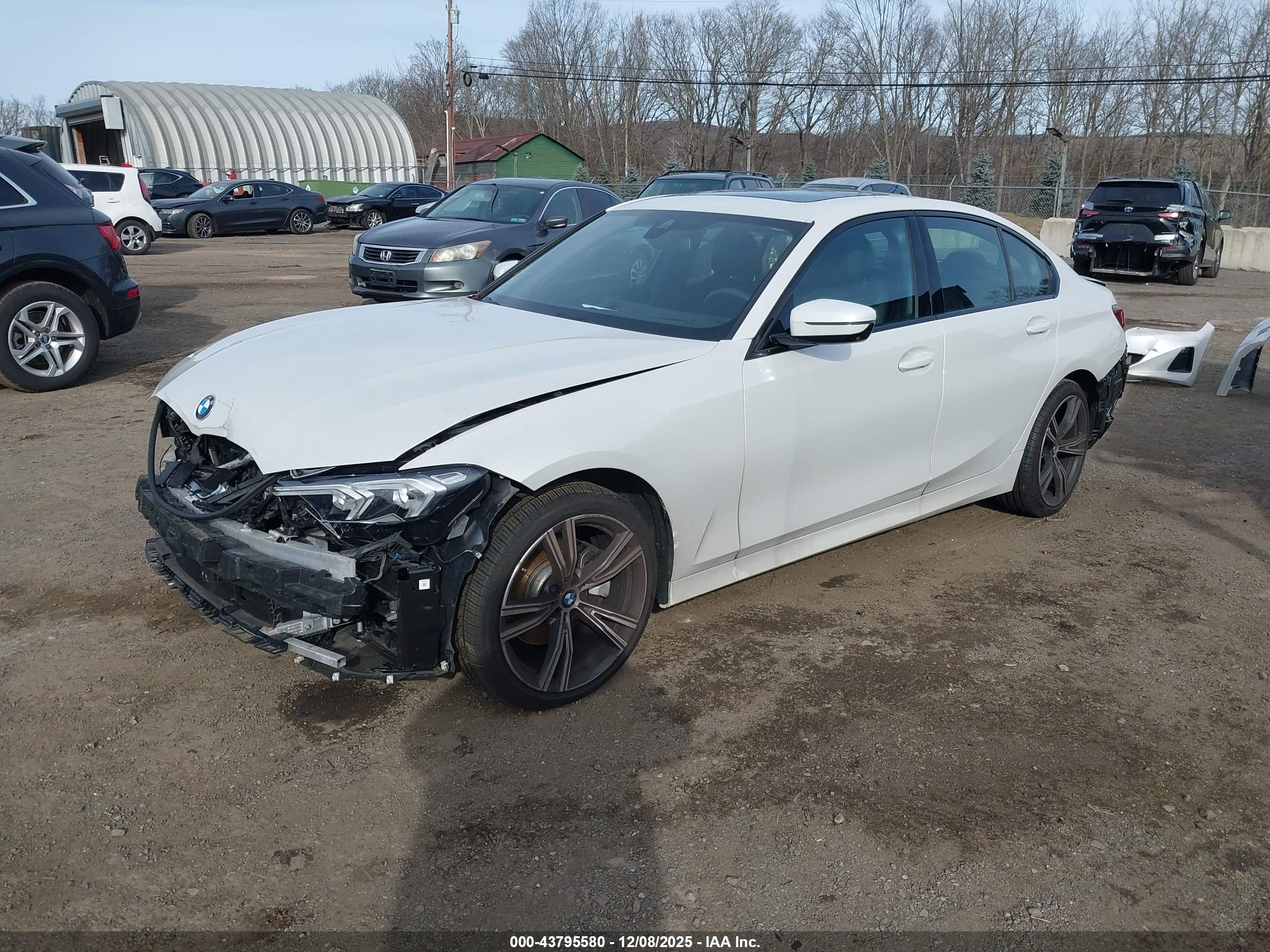 BMW 330I image 2