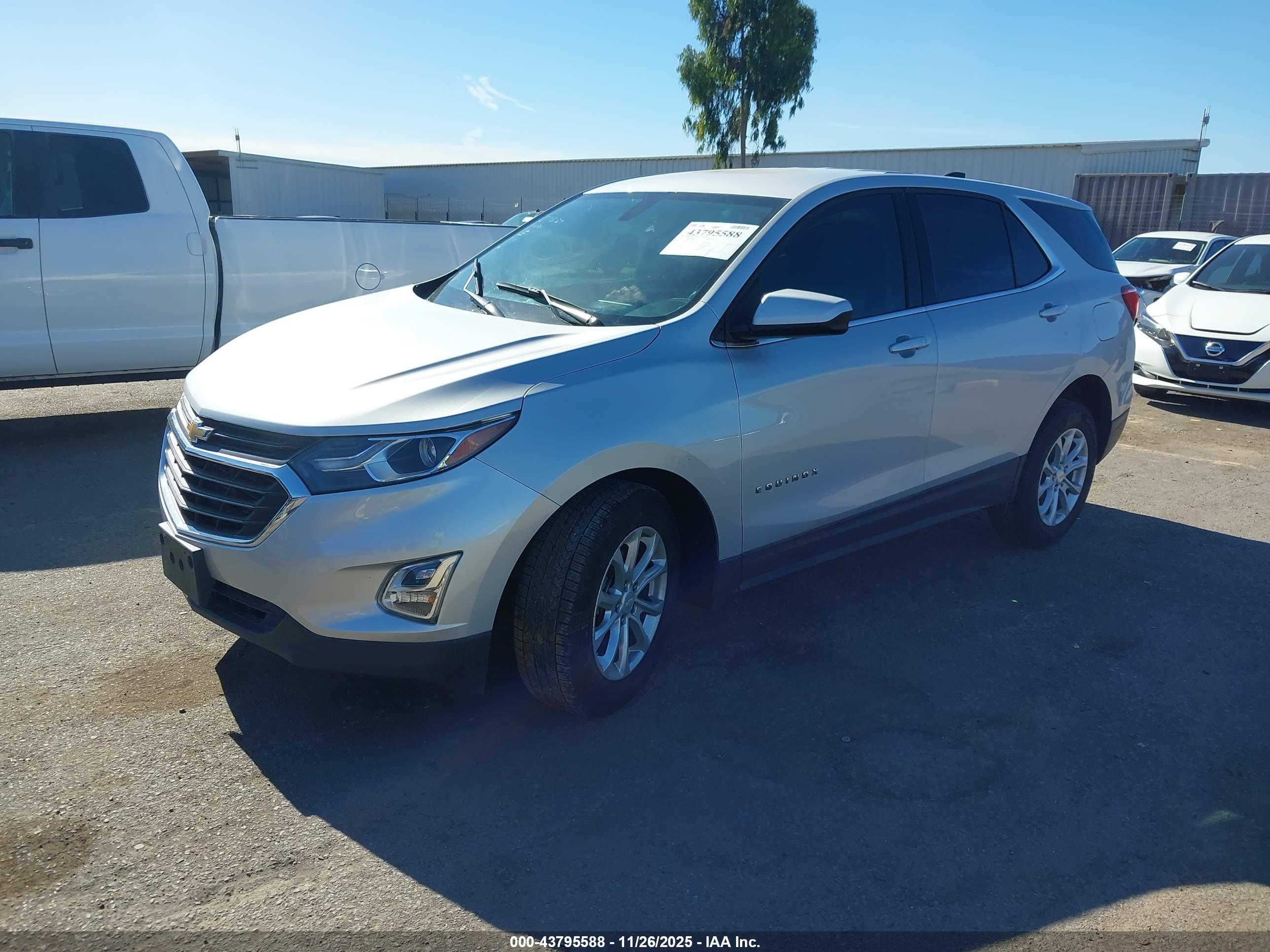CHEVROLET EQUINOX image 2