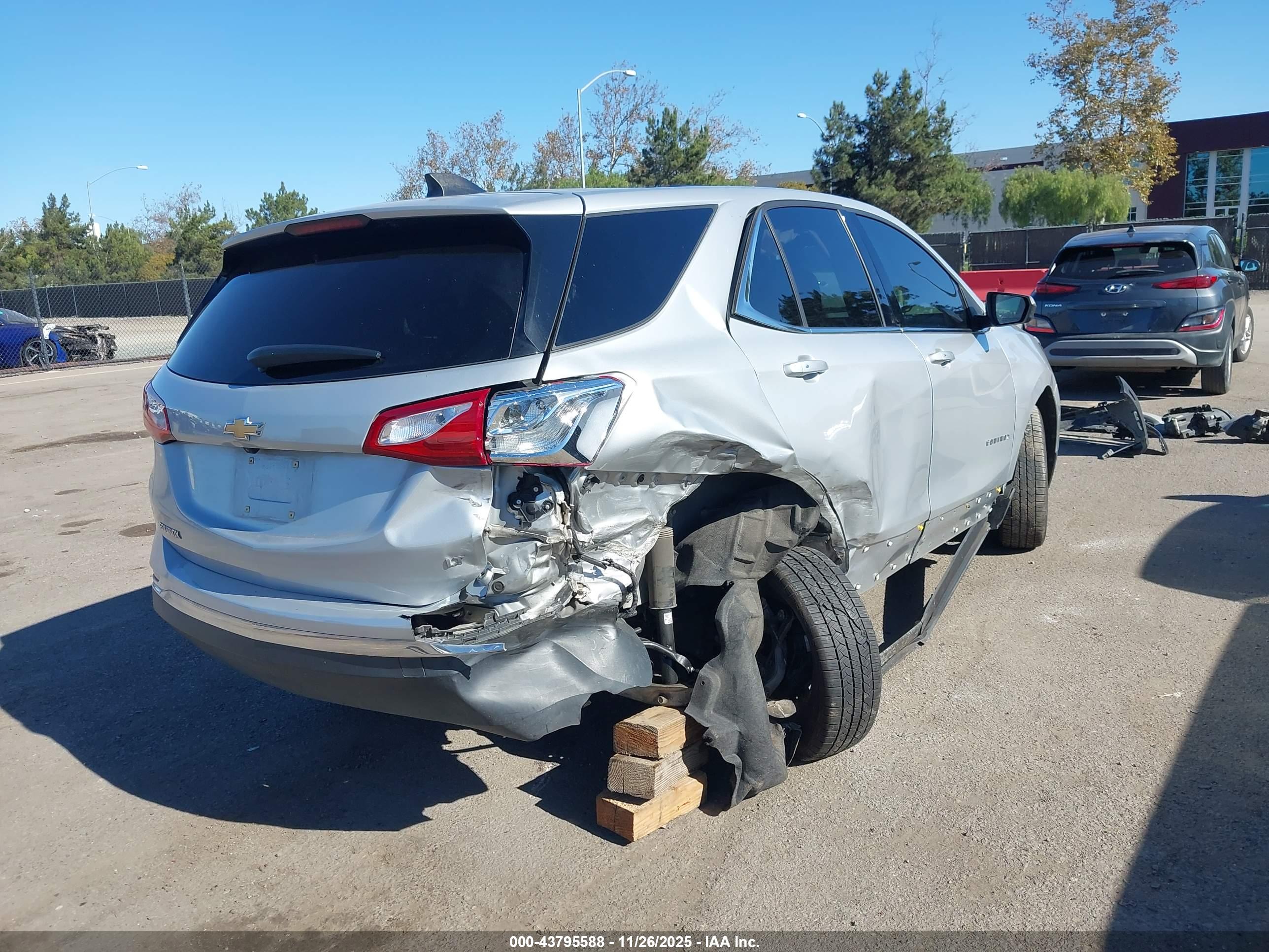 CHEVROLET EQUINOX image 4