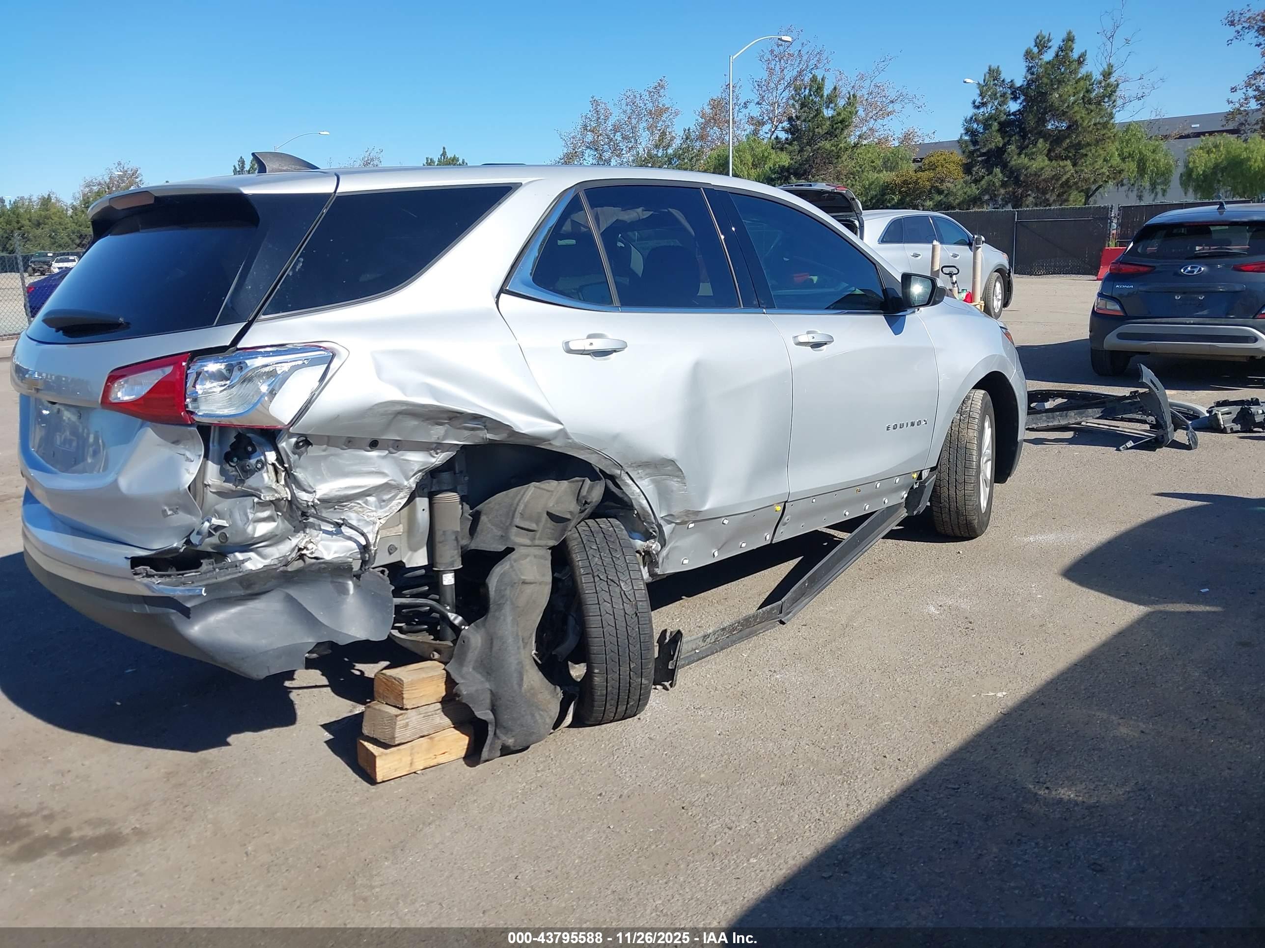 CHEVROLET EQUINOX image 6