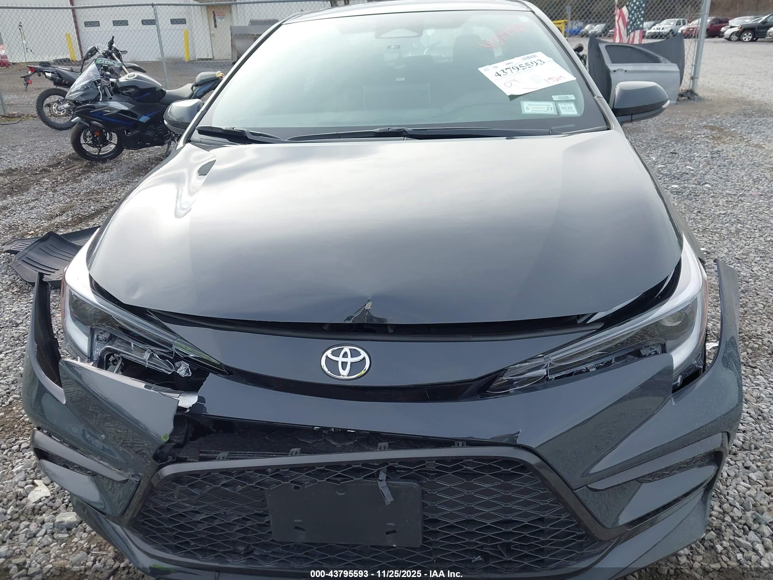 TOYOTA COROLLA image 6