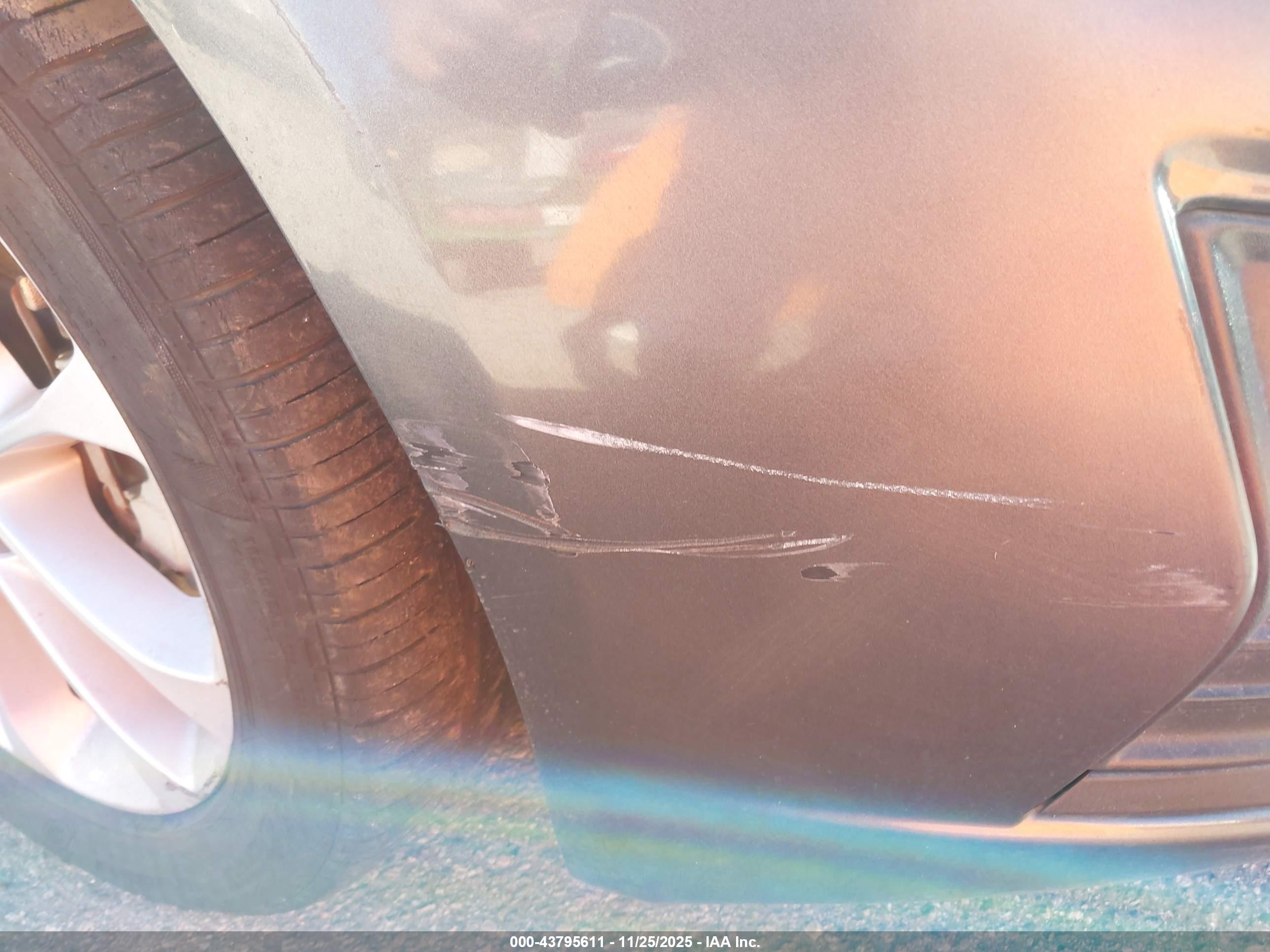 FORD FUSION image 6