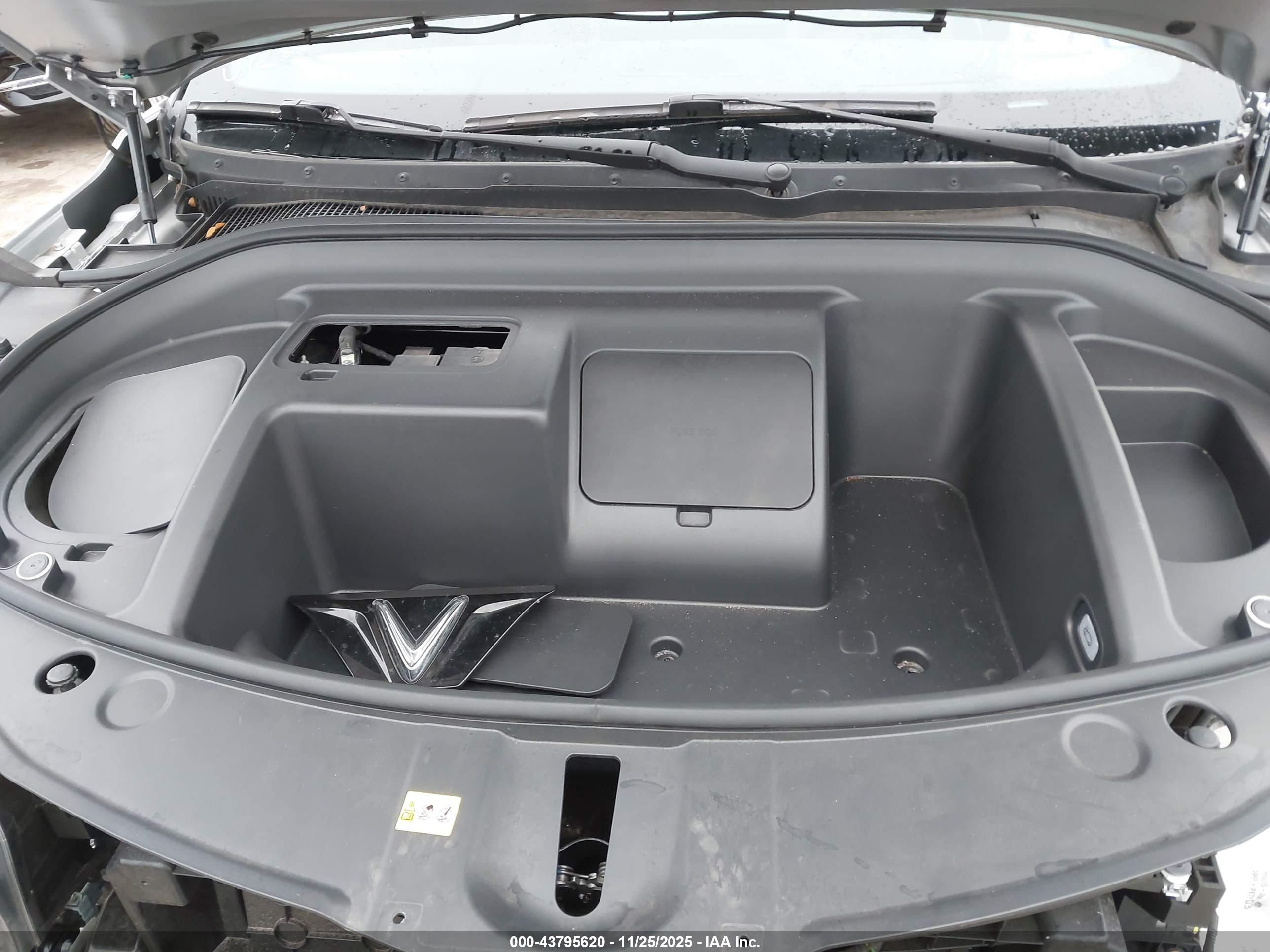 VINFAST VF image 10