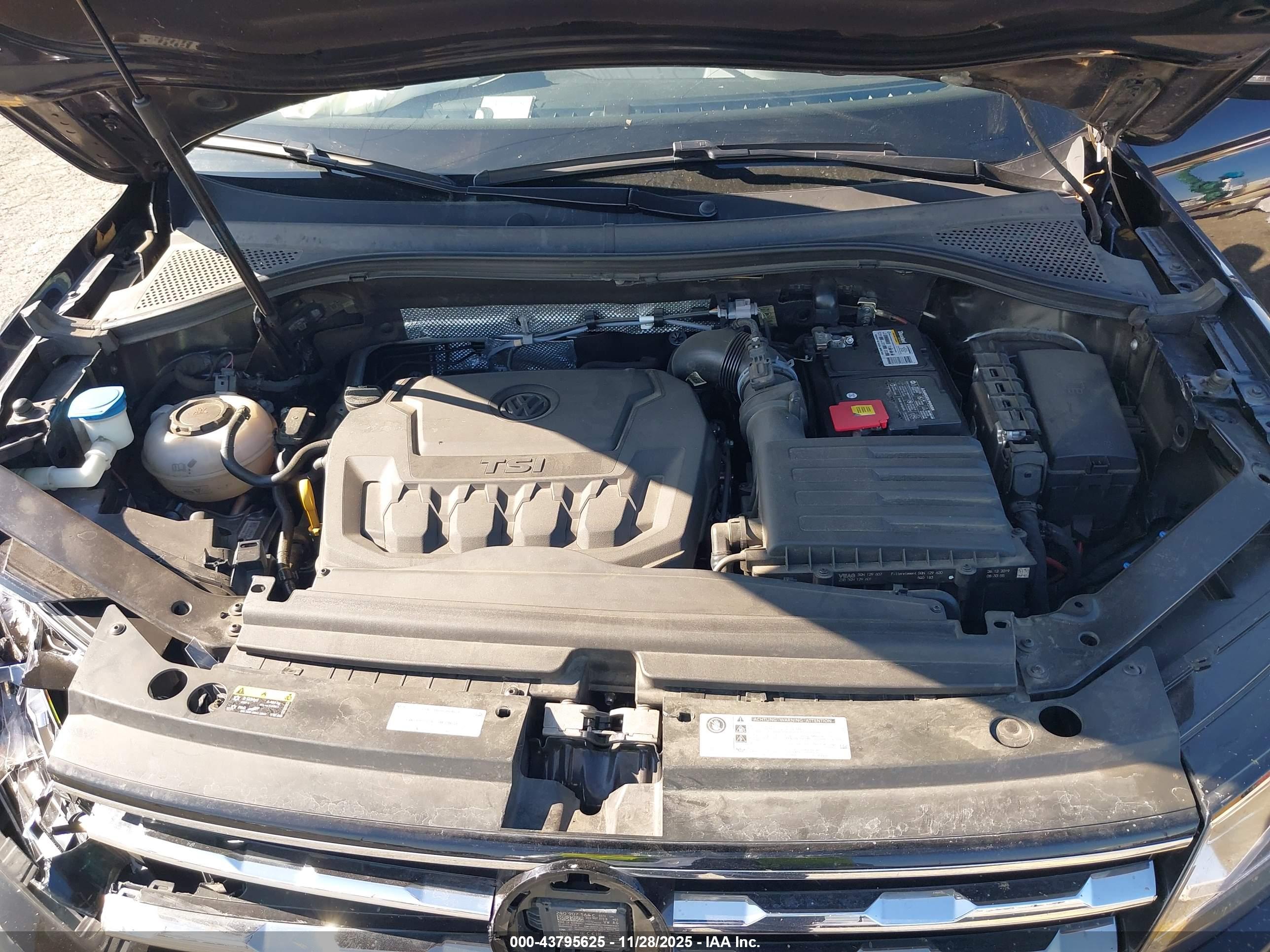 VOLKSWAGEN TIGUAN image 10