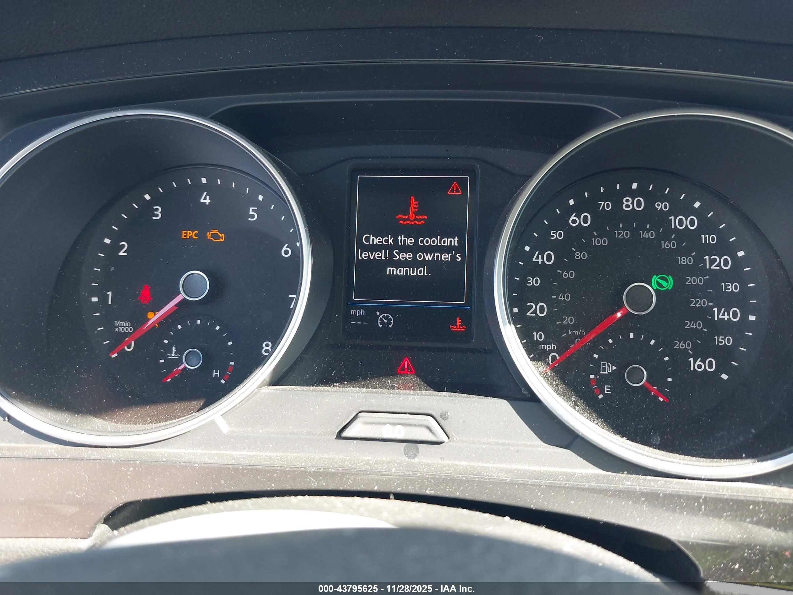 VOLKSWAGEN TIGUAN image 7
