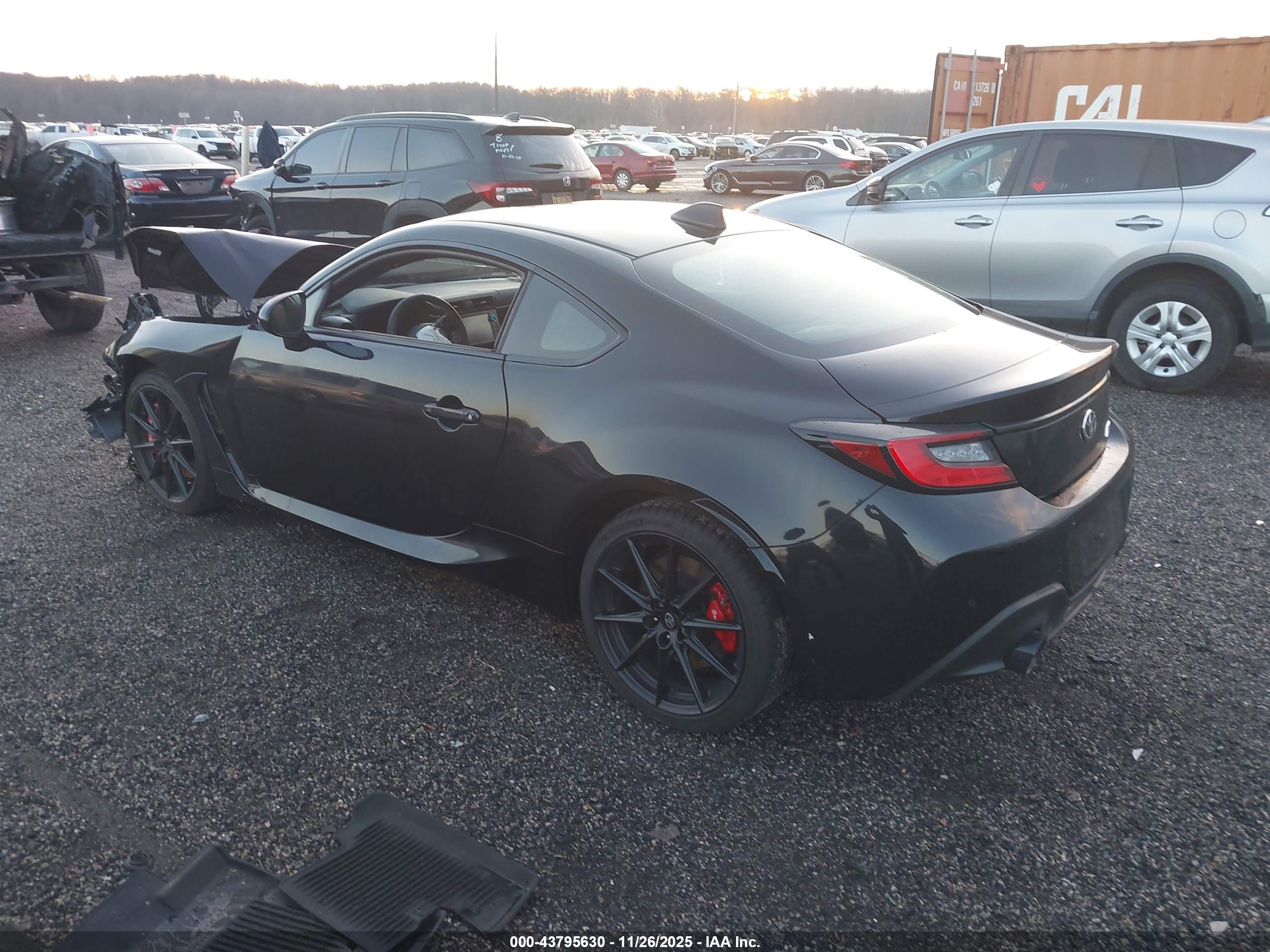 TOYOTA GR86 image 3