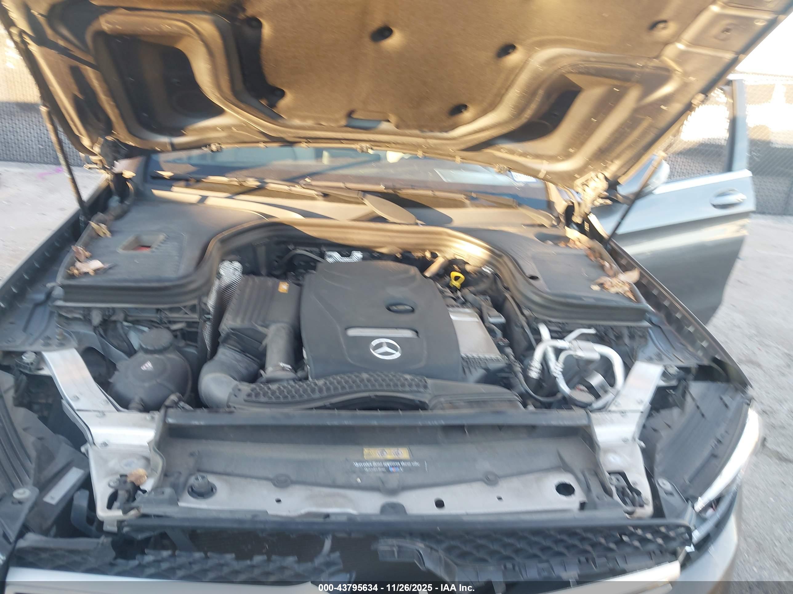 MERCEDES-BENZ GLC image 10