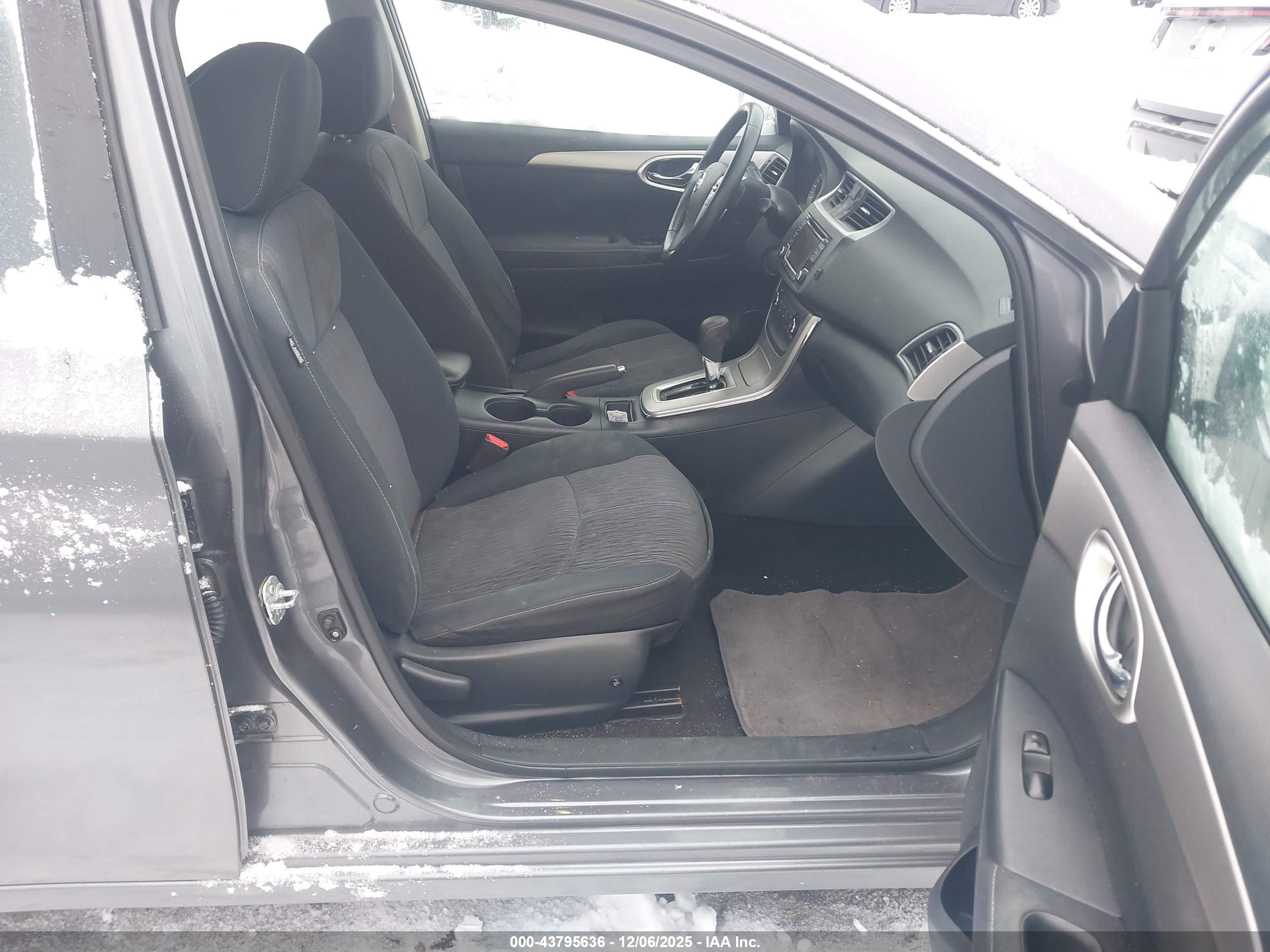 NISSAN SENTRA image 5