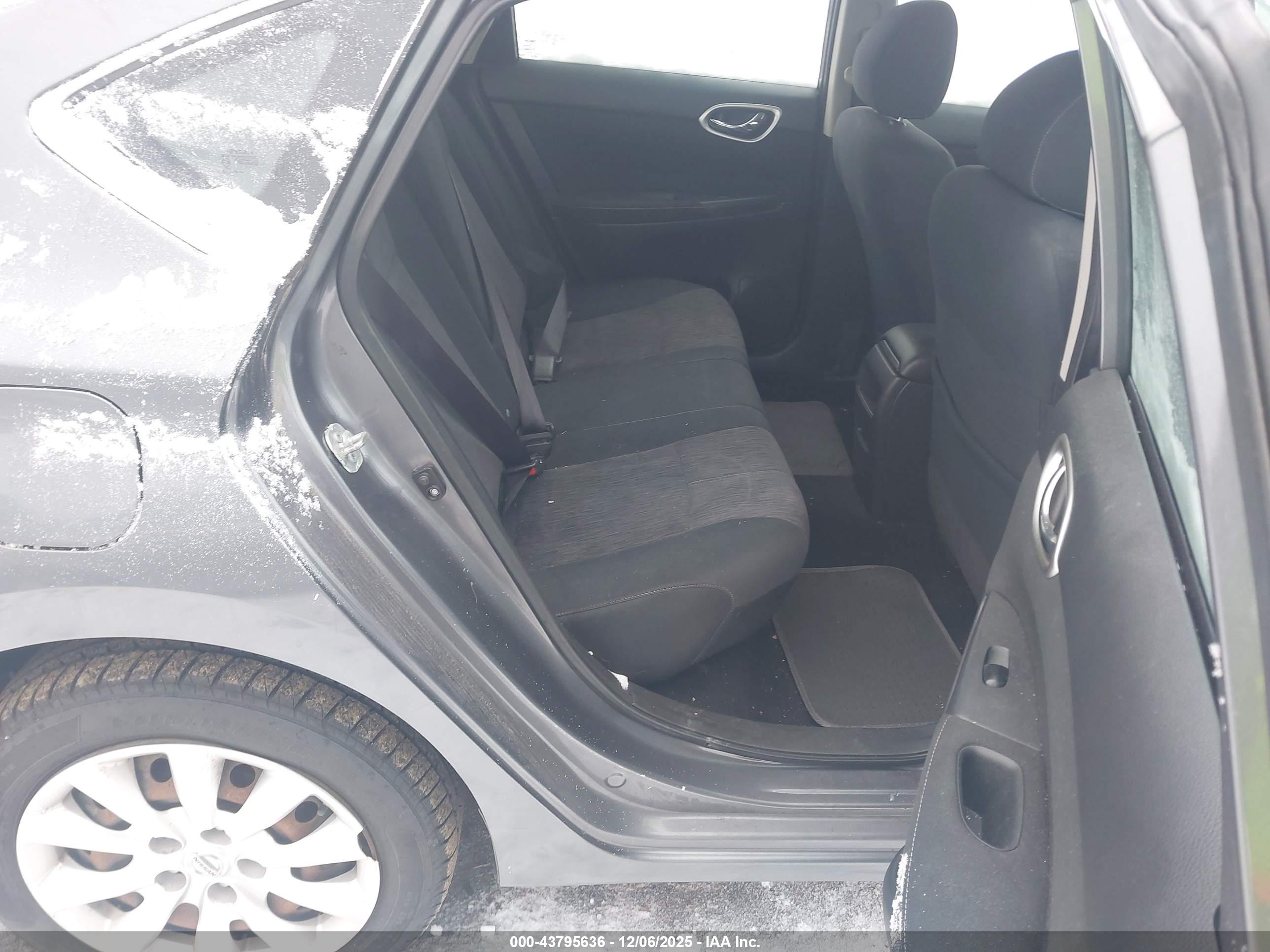 NISSAN SENTRA image 8