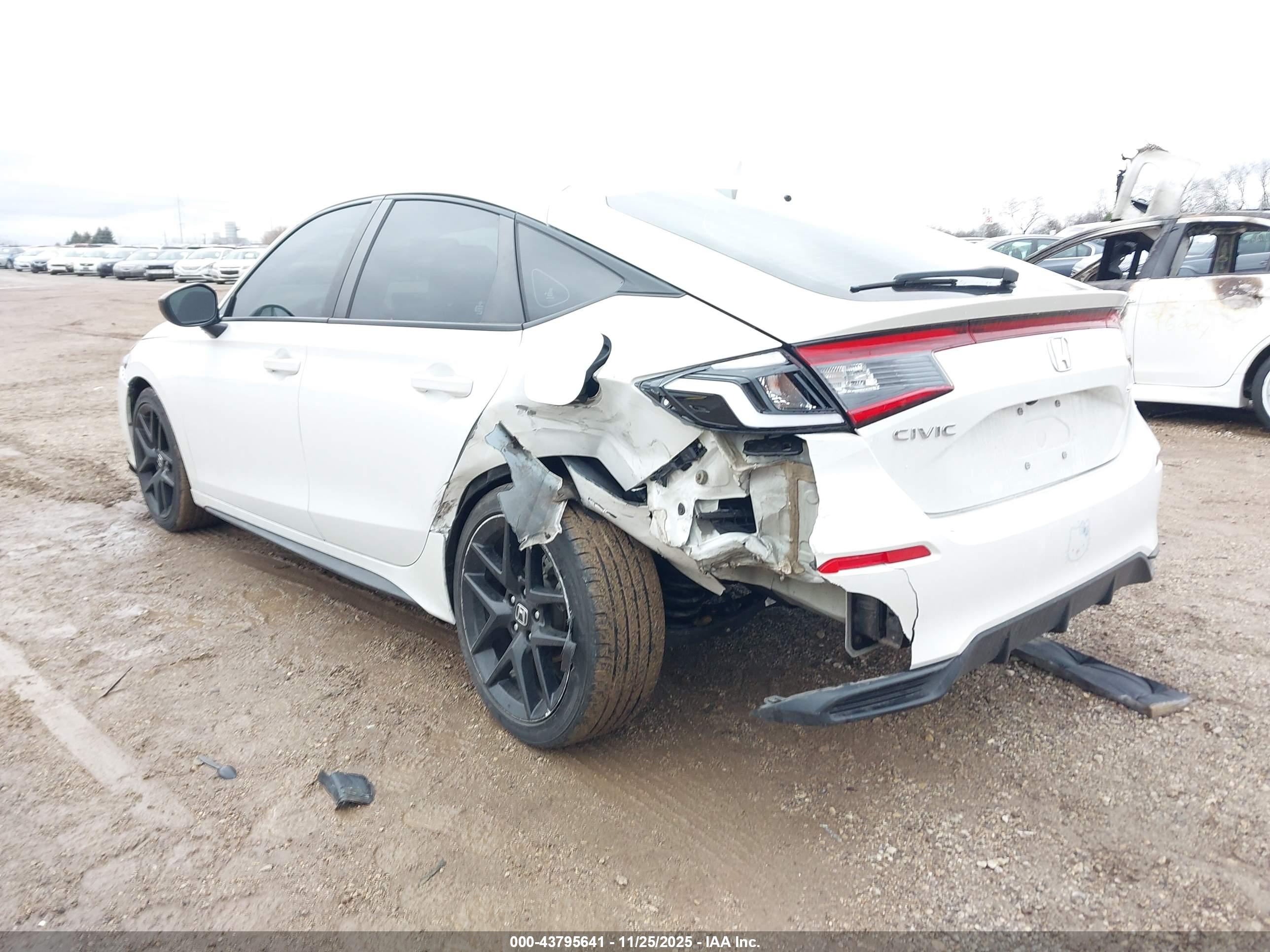 HONDA CIVIC image 3