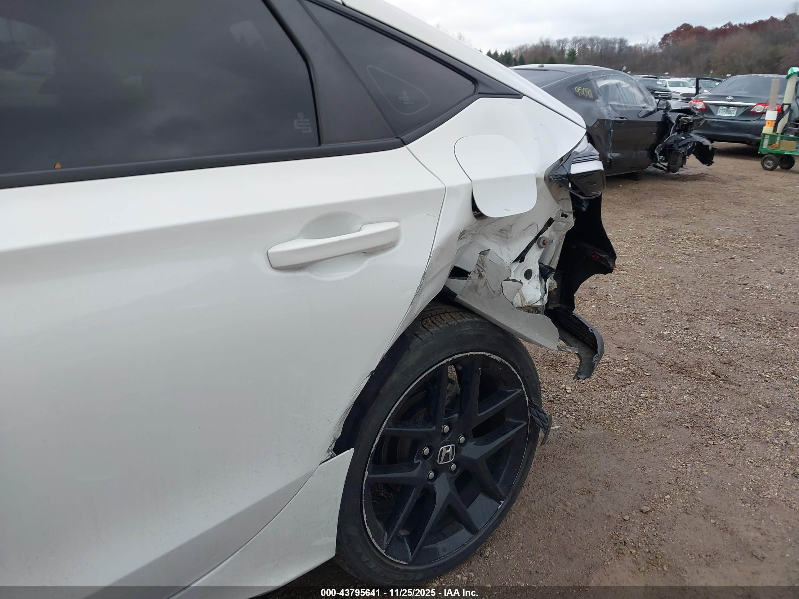 HONDA CIVIC image 6