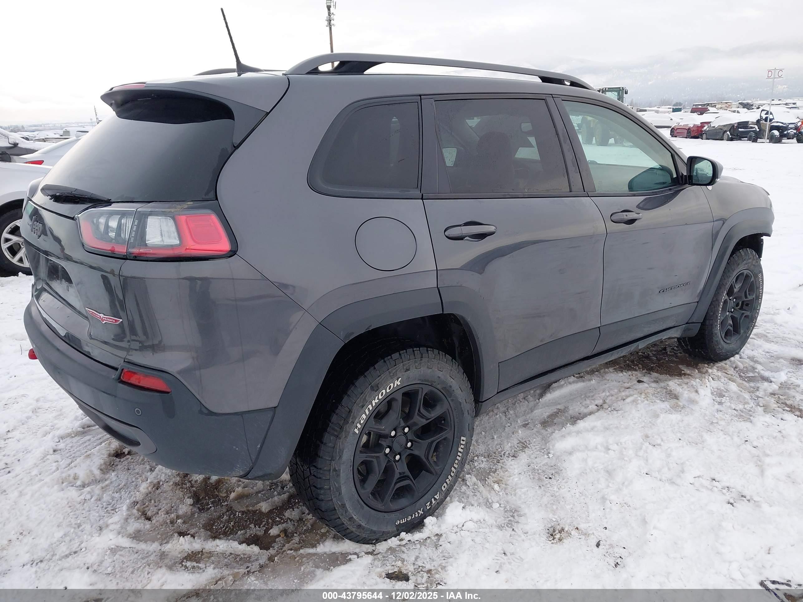 JEEP CHEROKEE image 4