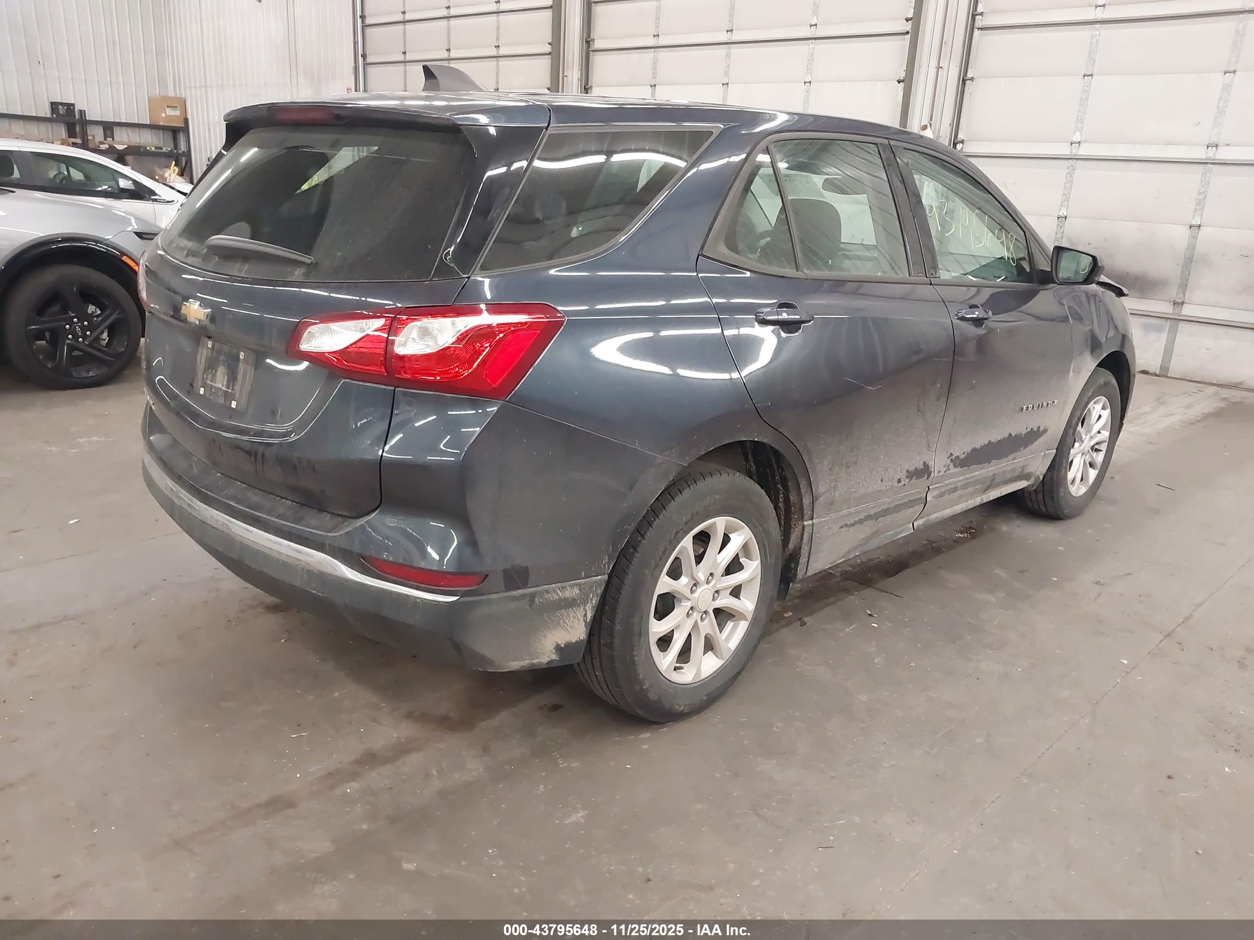 CHEVROLET EQUINOX image 4