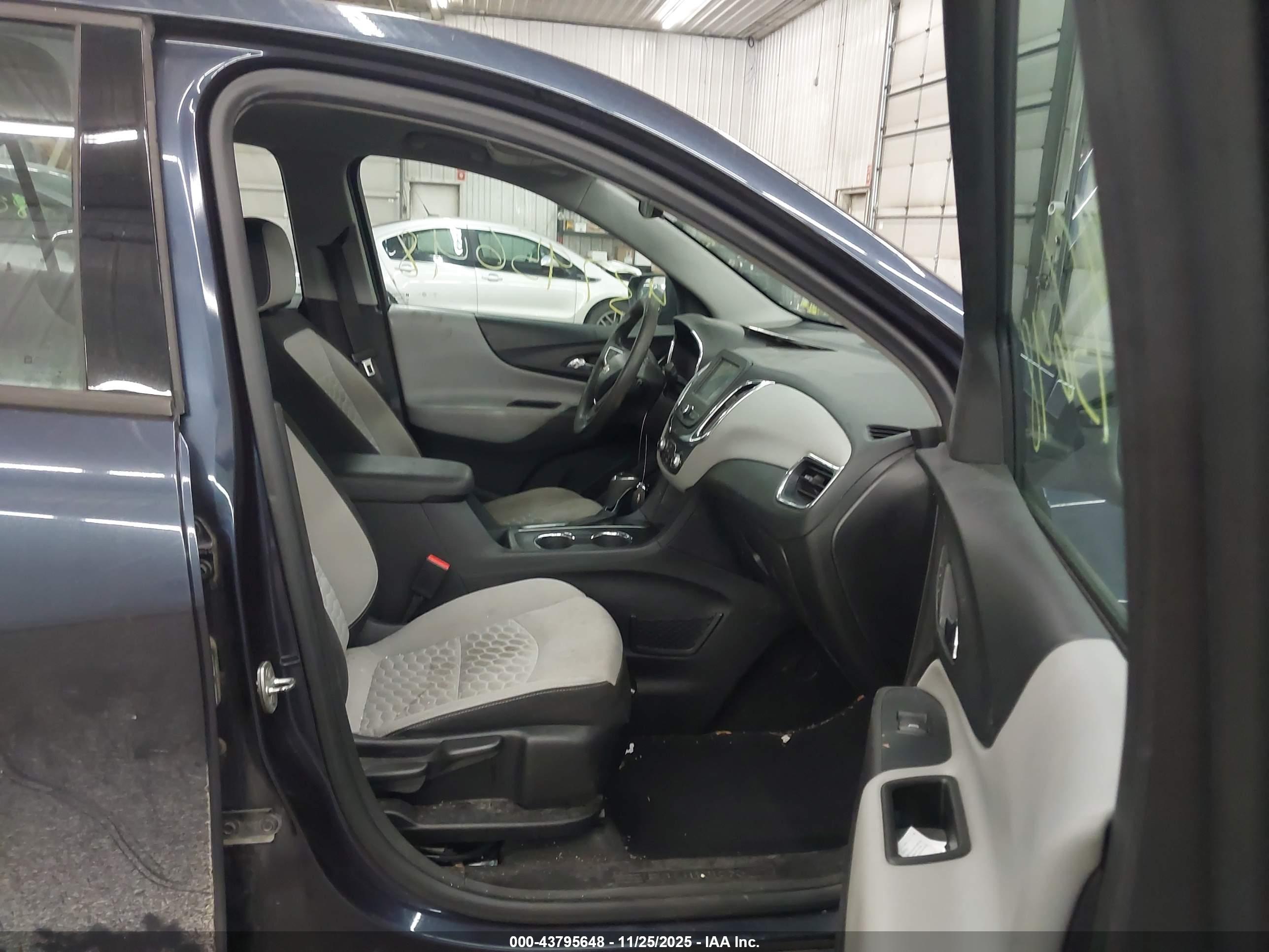 CHEVROLET EQUINOX image 5