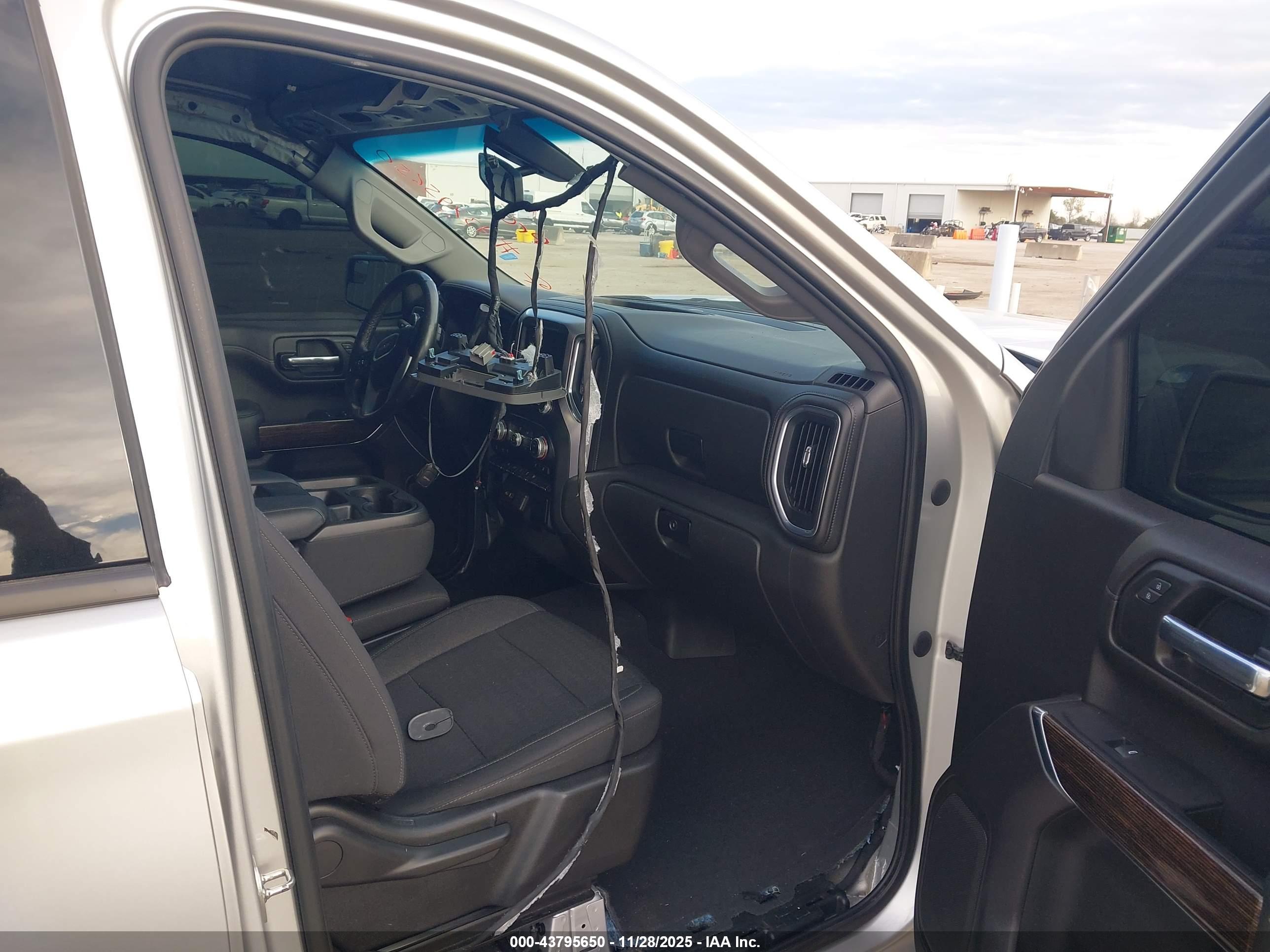 GMC SIERRA image 5