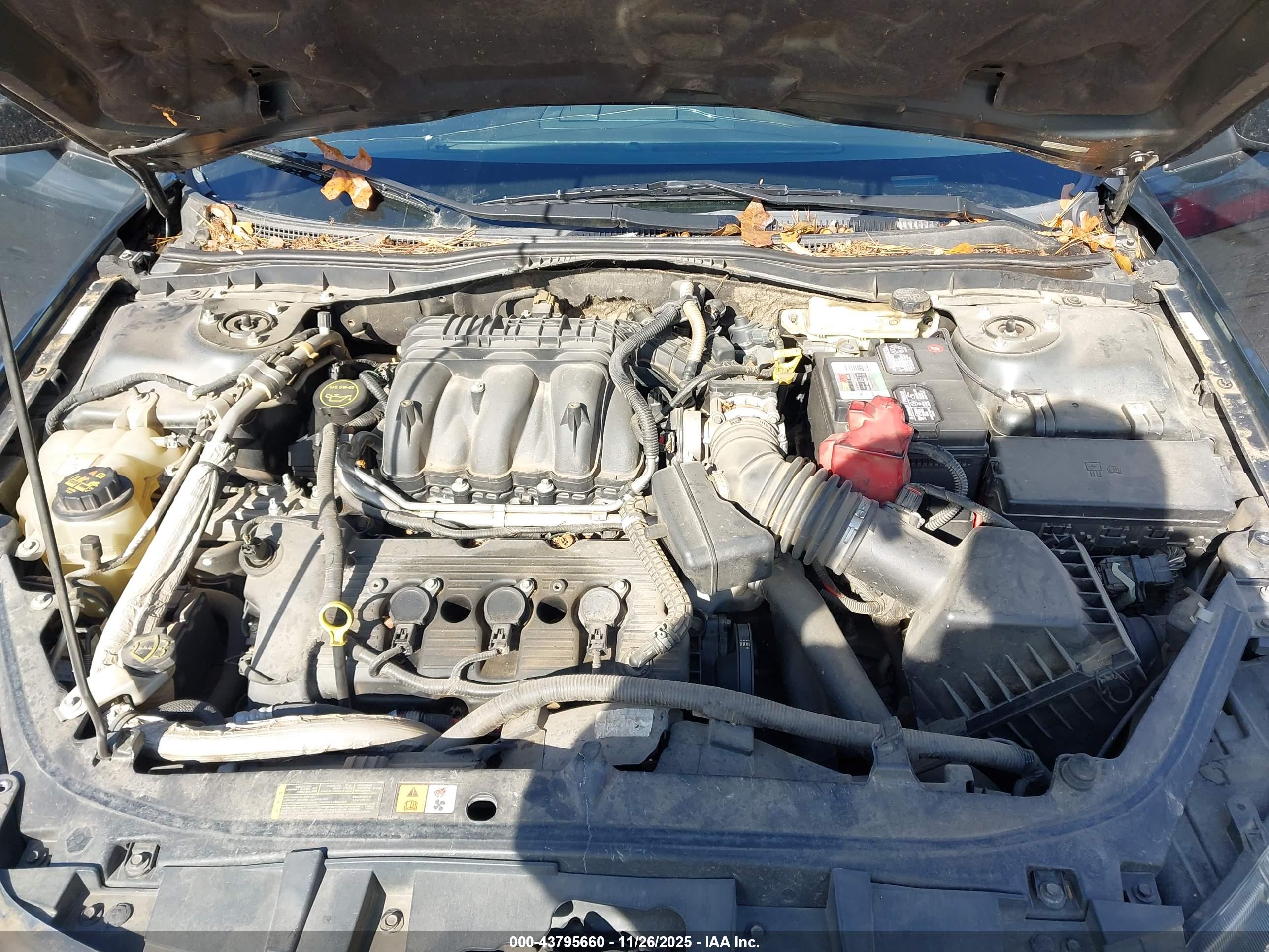 FORD FUSION image 10
