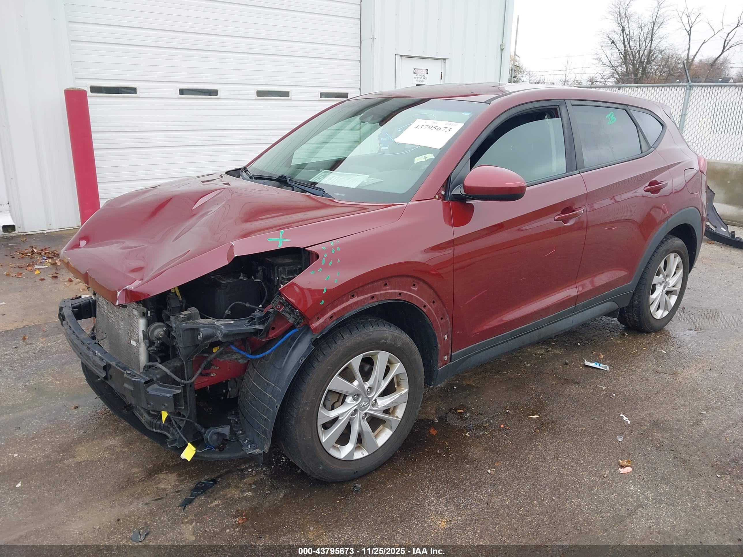 HYUNDAI TUCSON image 2