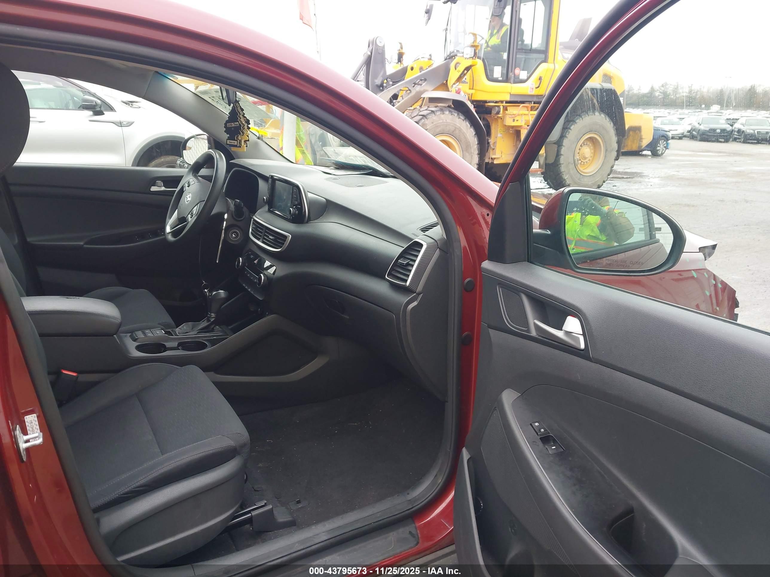 HYUNDAI TUCSON image 5