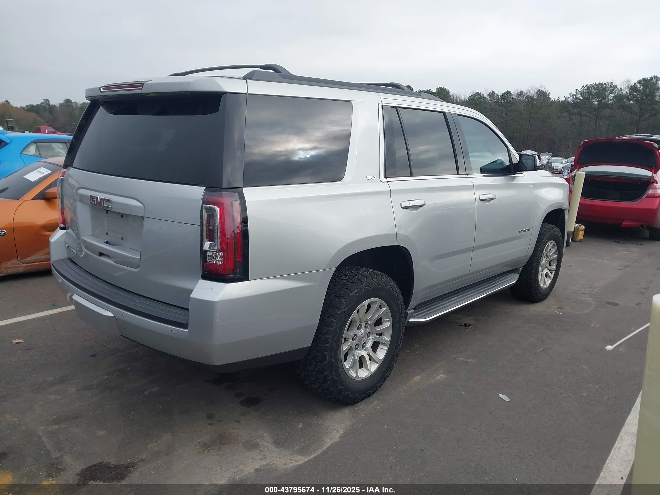 GMC YUKON image 4