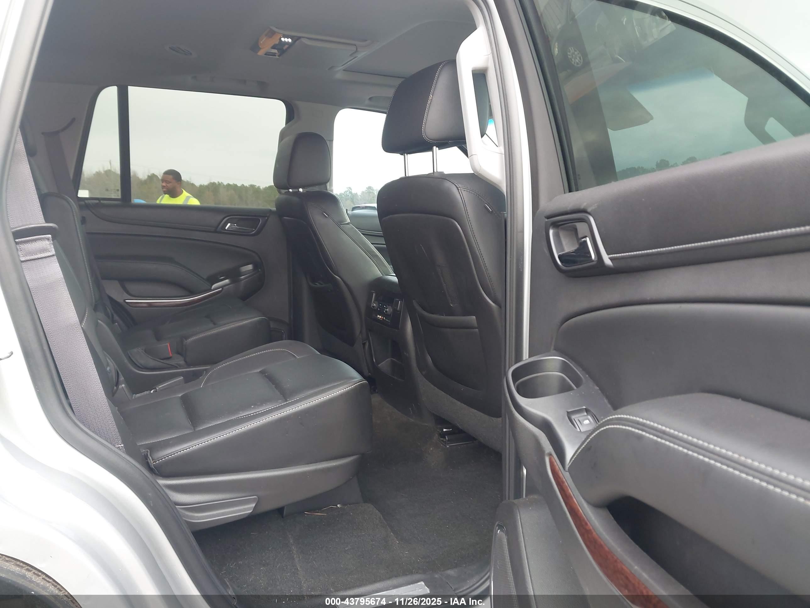 GMC YUKON image 8