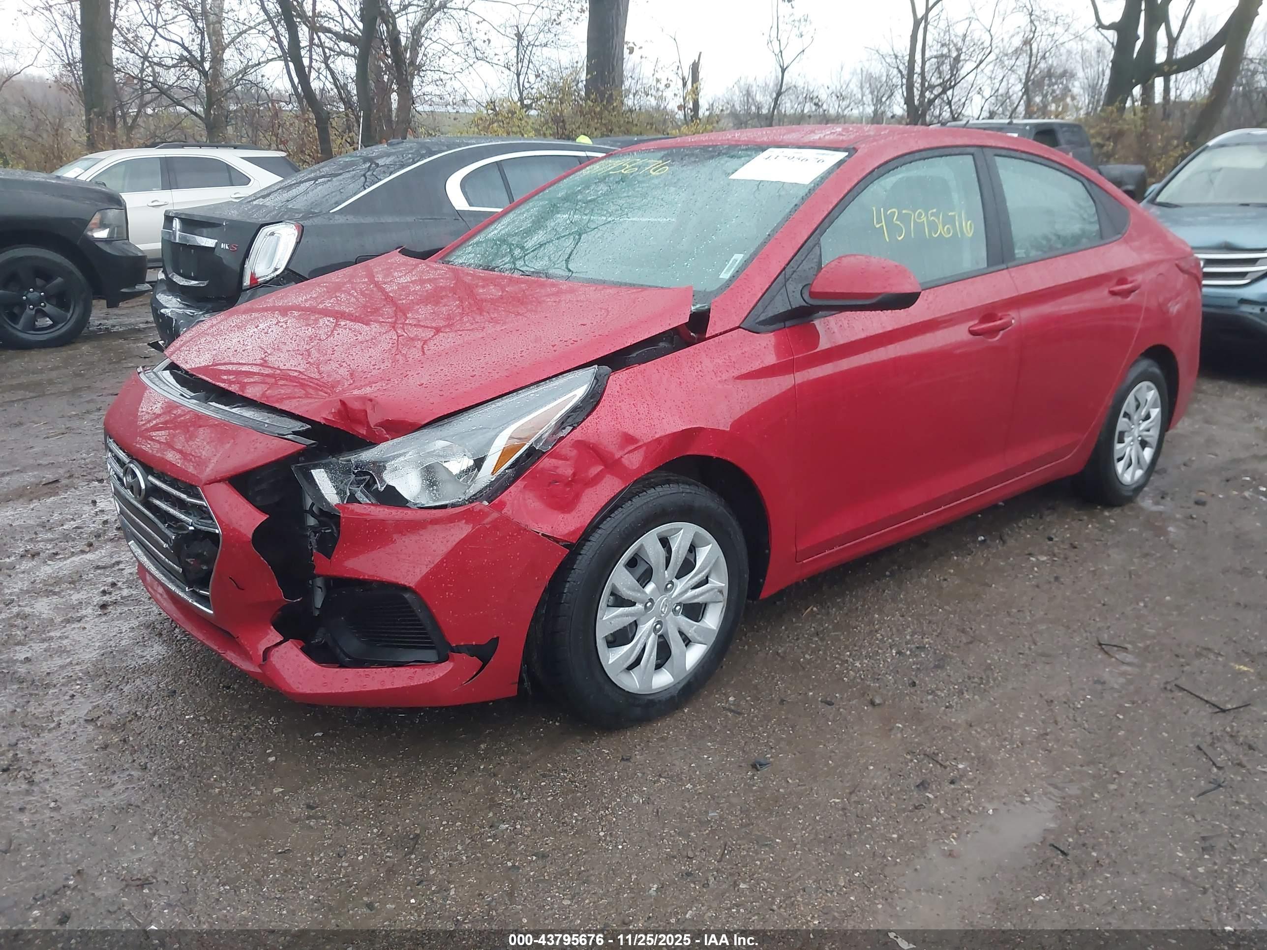 HYUNDAI ACCENT image 6