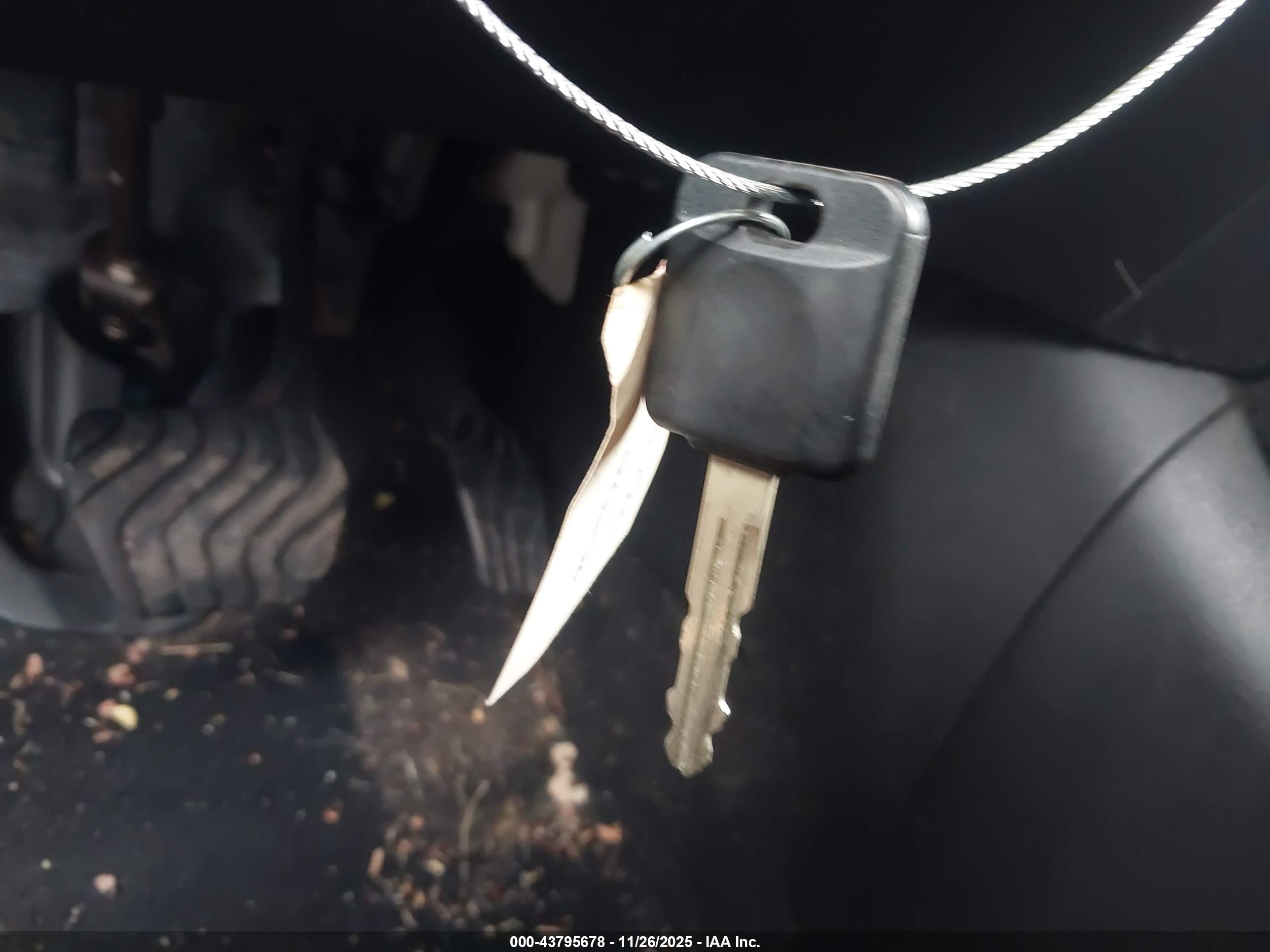 NISSAN ROGUE image 11