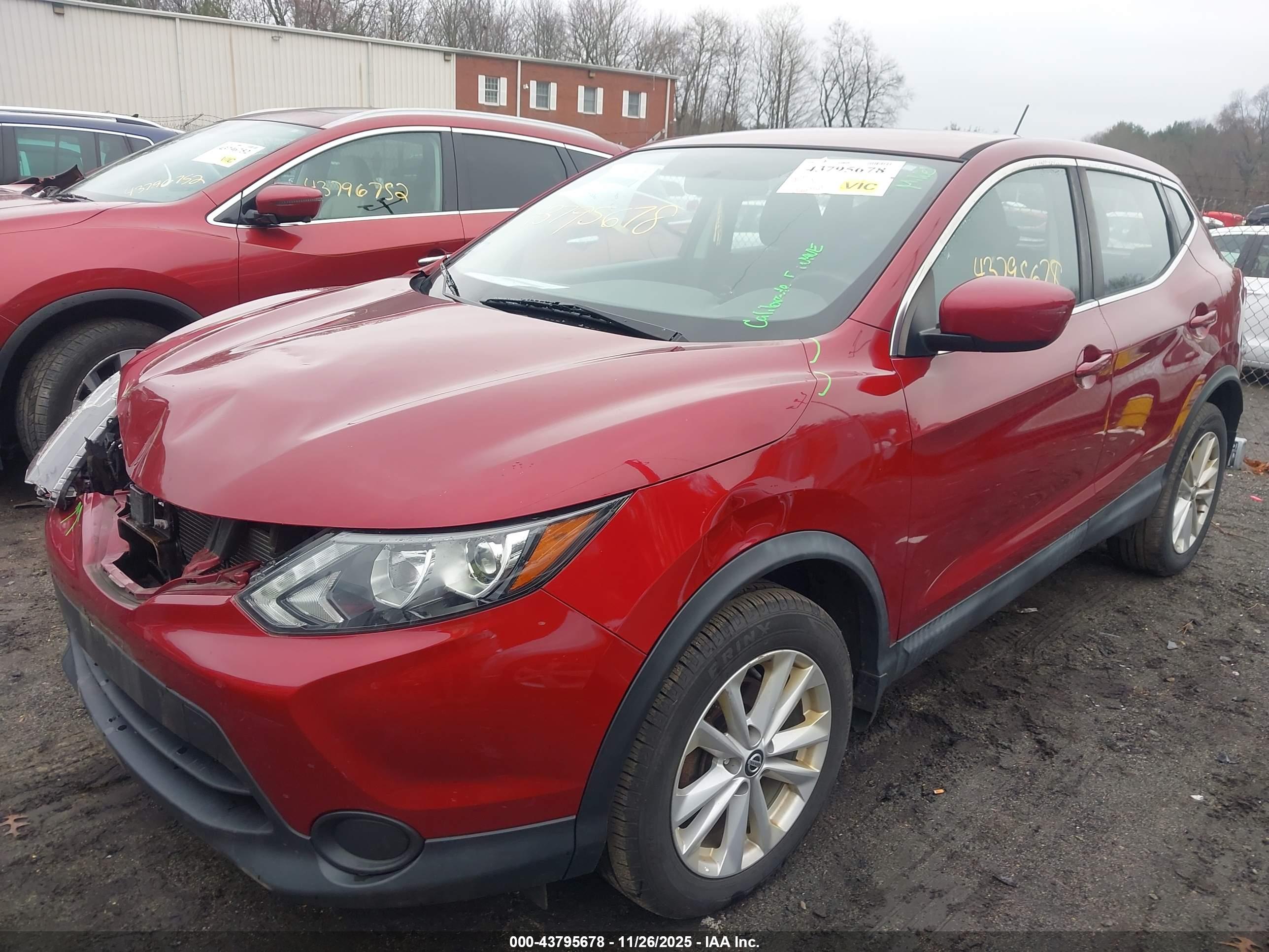 NISSAN ROGUE image 2