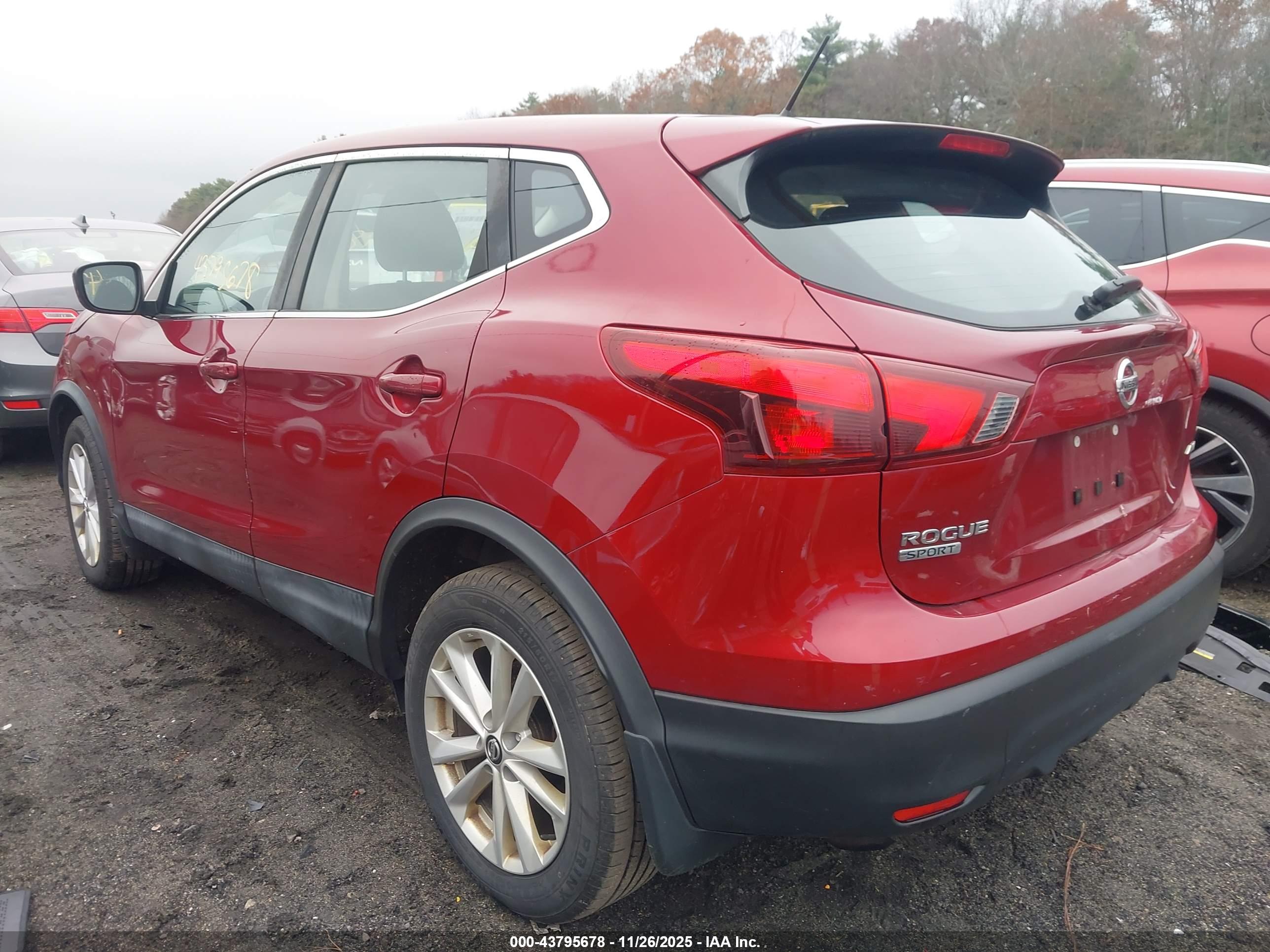 NISSAN ROGUE image 3