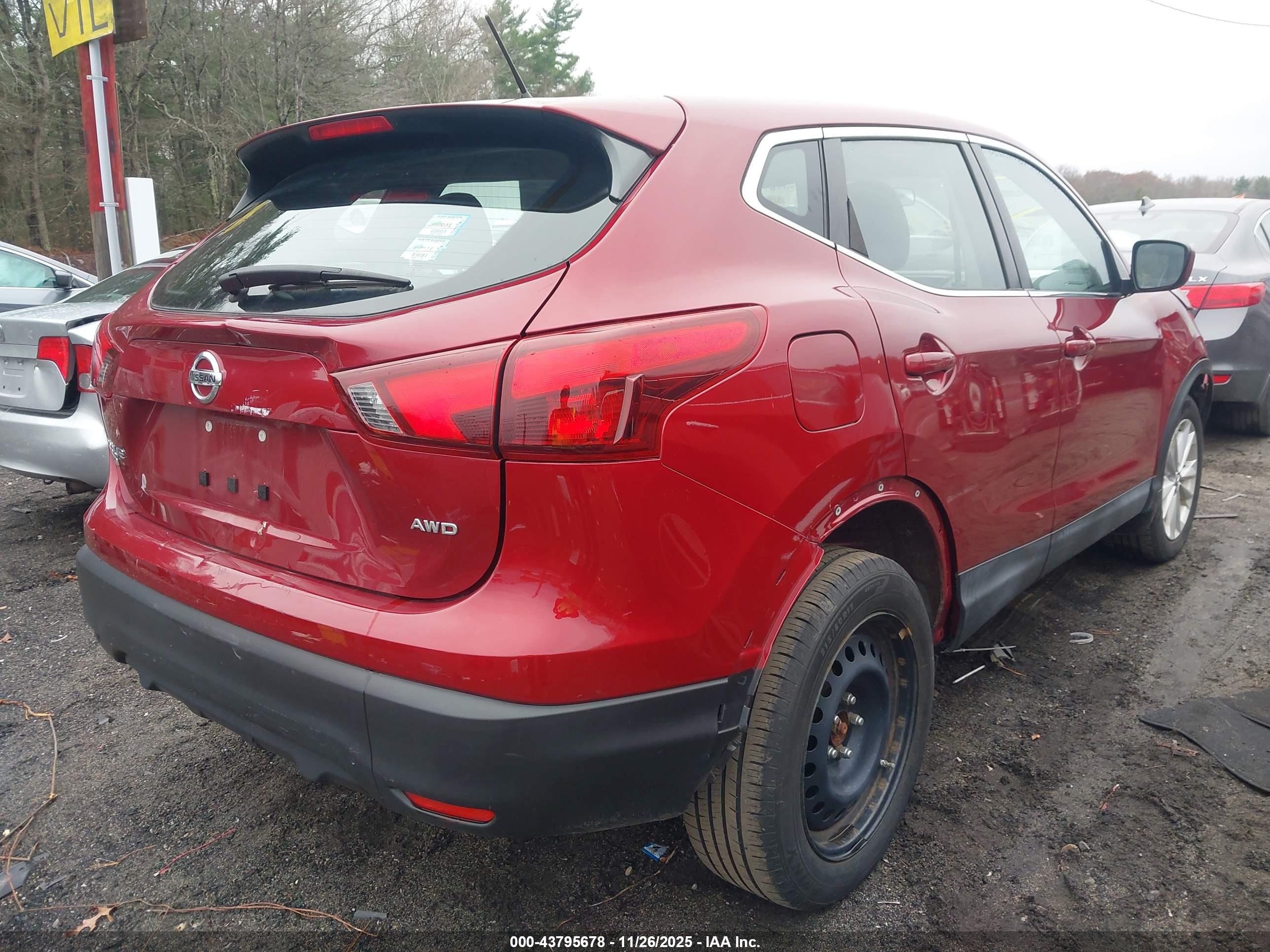 NISSAN ROGUE image 4