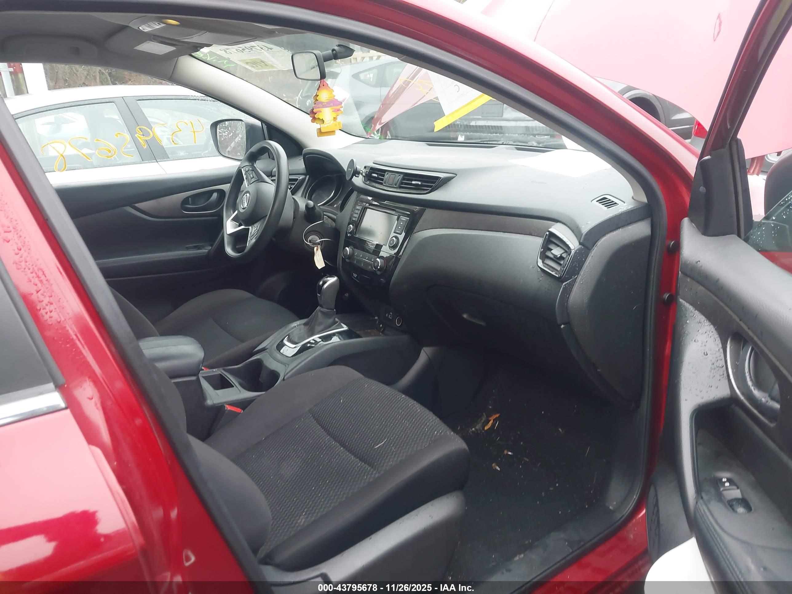 NISSAN ROGUE image 5