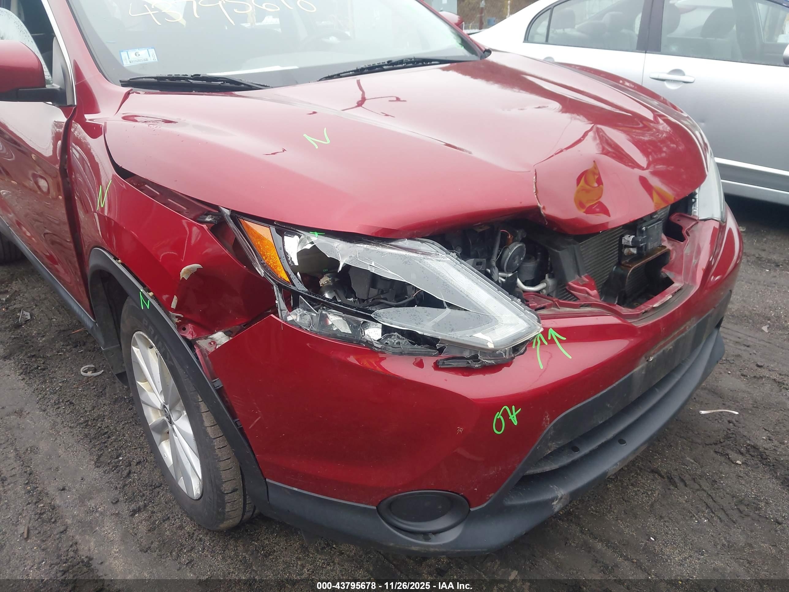 NISSAN ROGUE image 6