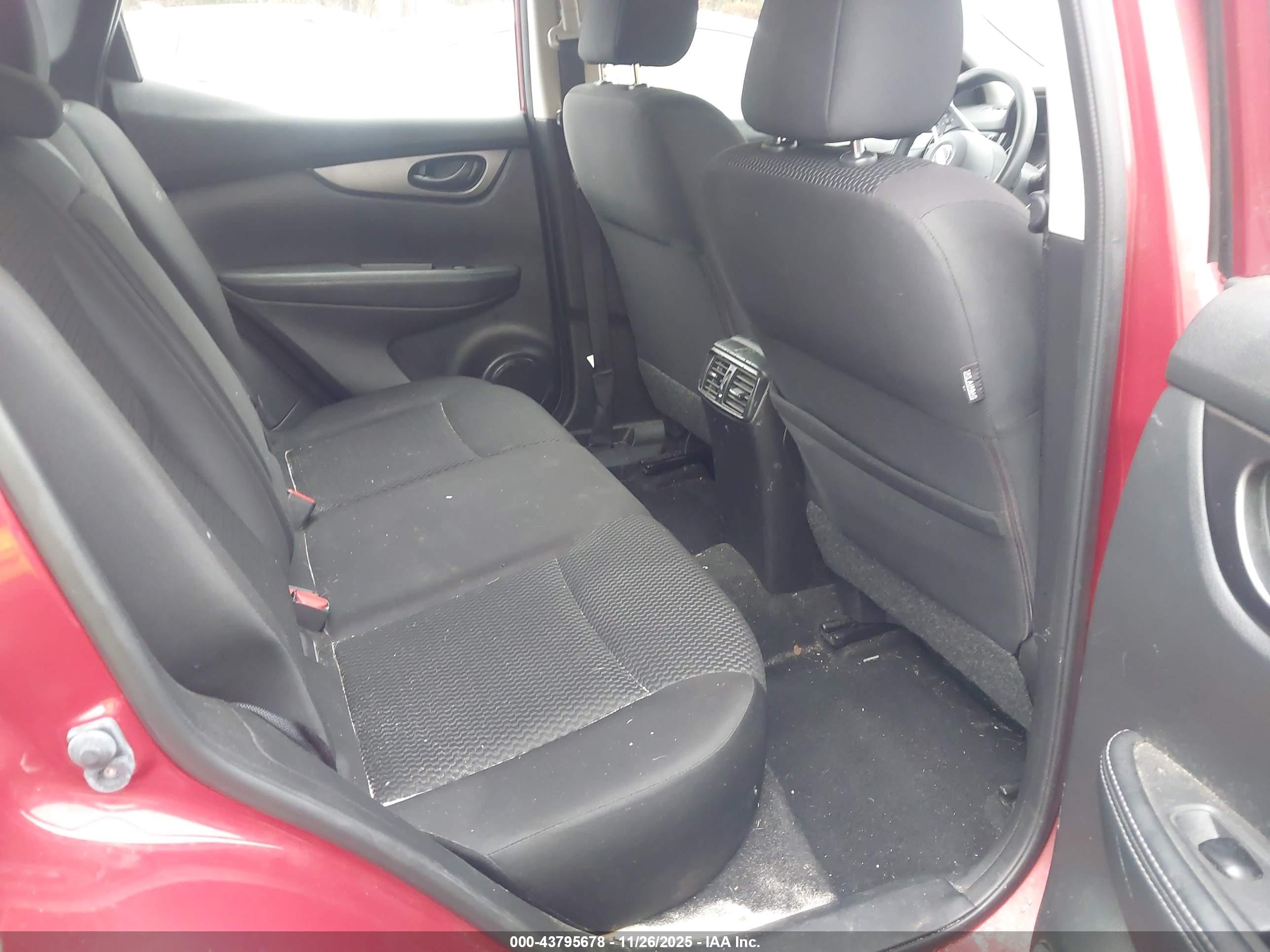 NISSAN ROGUE image 8