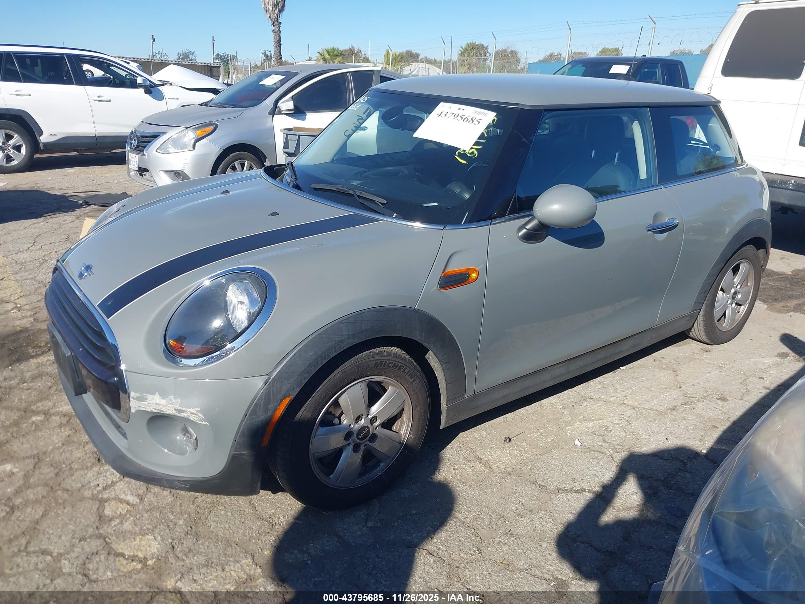 MINI HARDTOP image 2