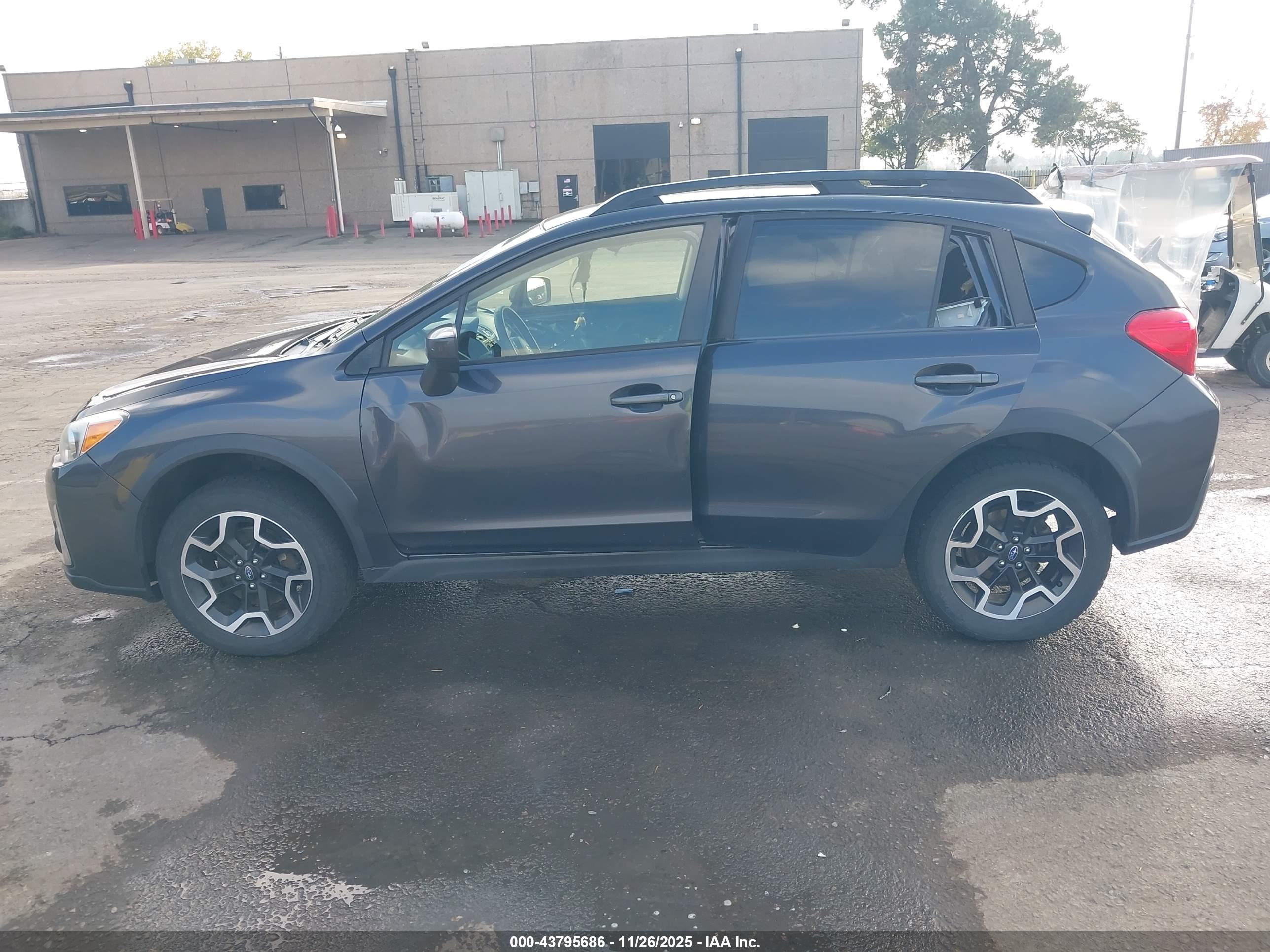 SUBARU CROSSTREK image 6
