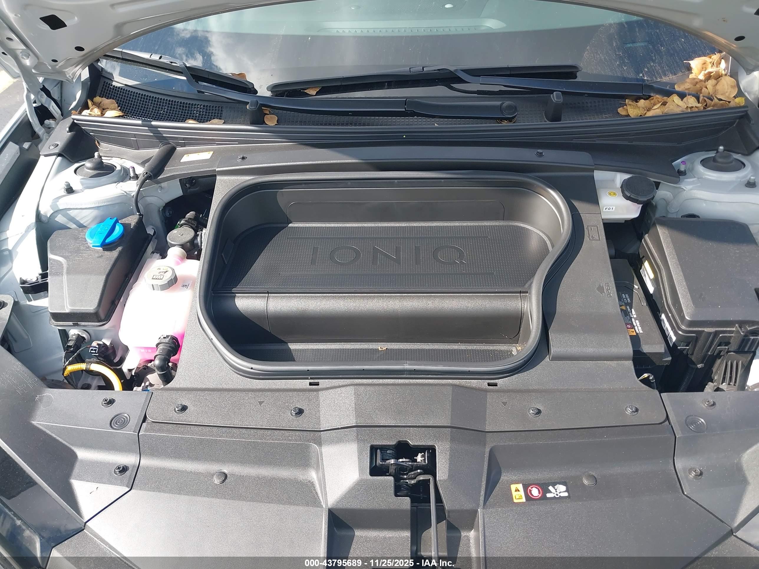HYUNDAI IONIQ image 10